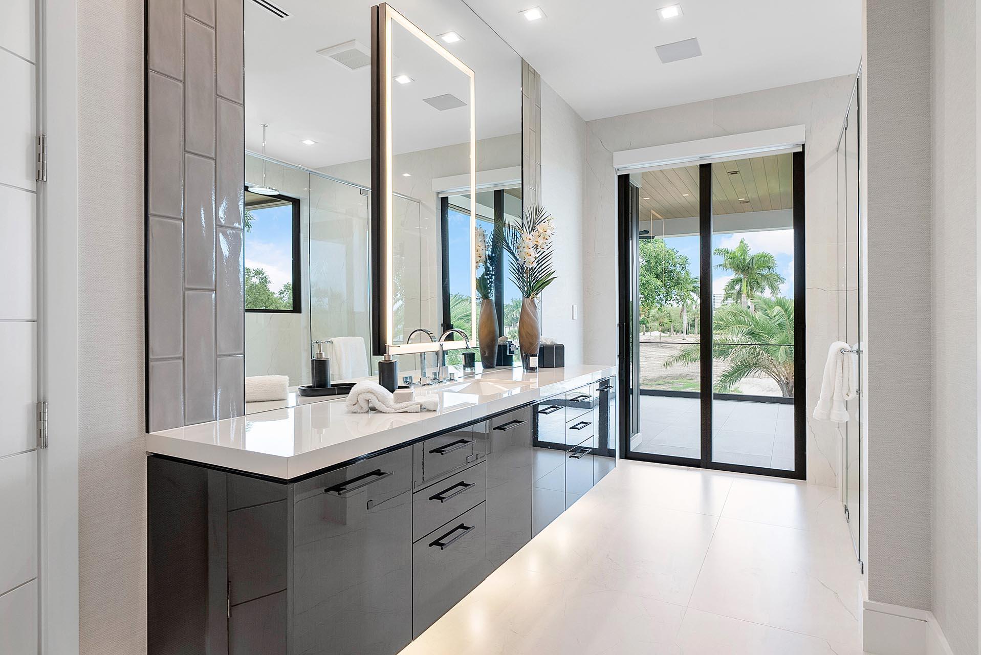 ROYAL PALM YACHT & COUNTR - Residential