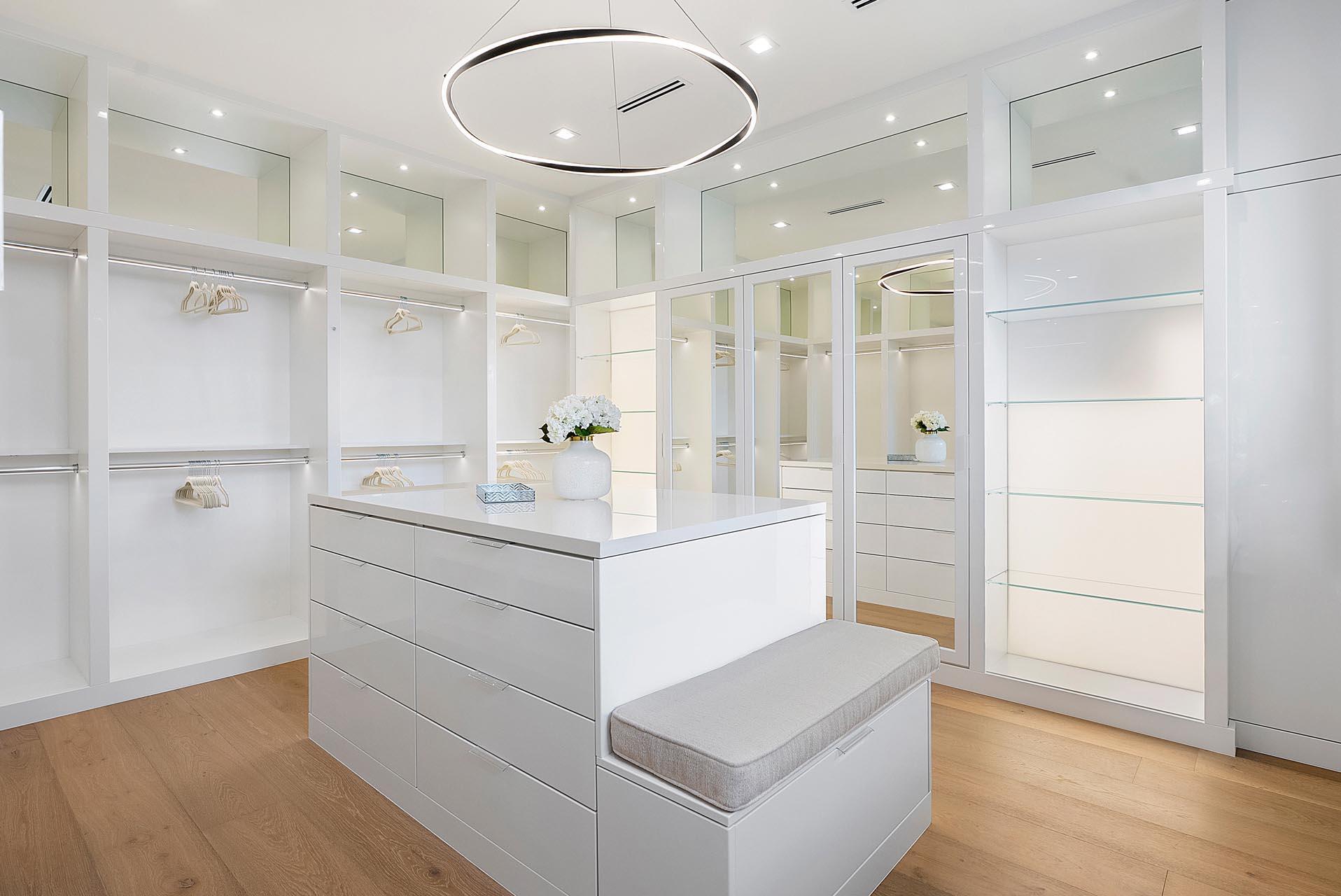 ROYAL PALM YACHT & COUNTR - Residential