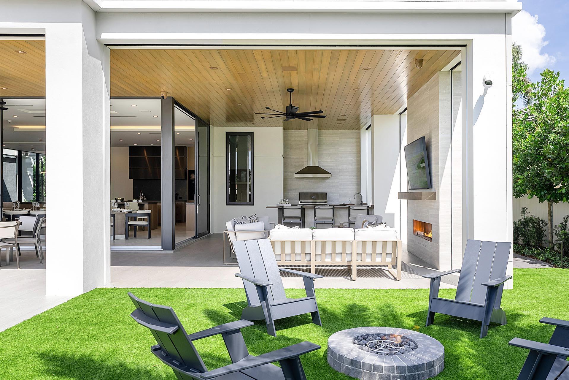 ROYAL PALM YACHT & COUNTR - Residential