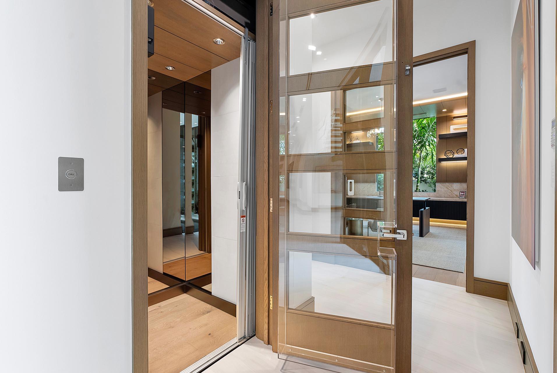 ROYAL PALM YACHT & COUNTR - Residential