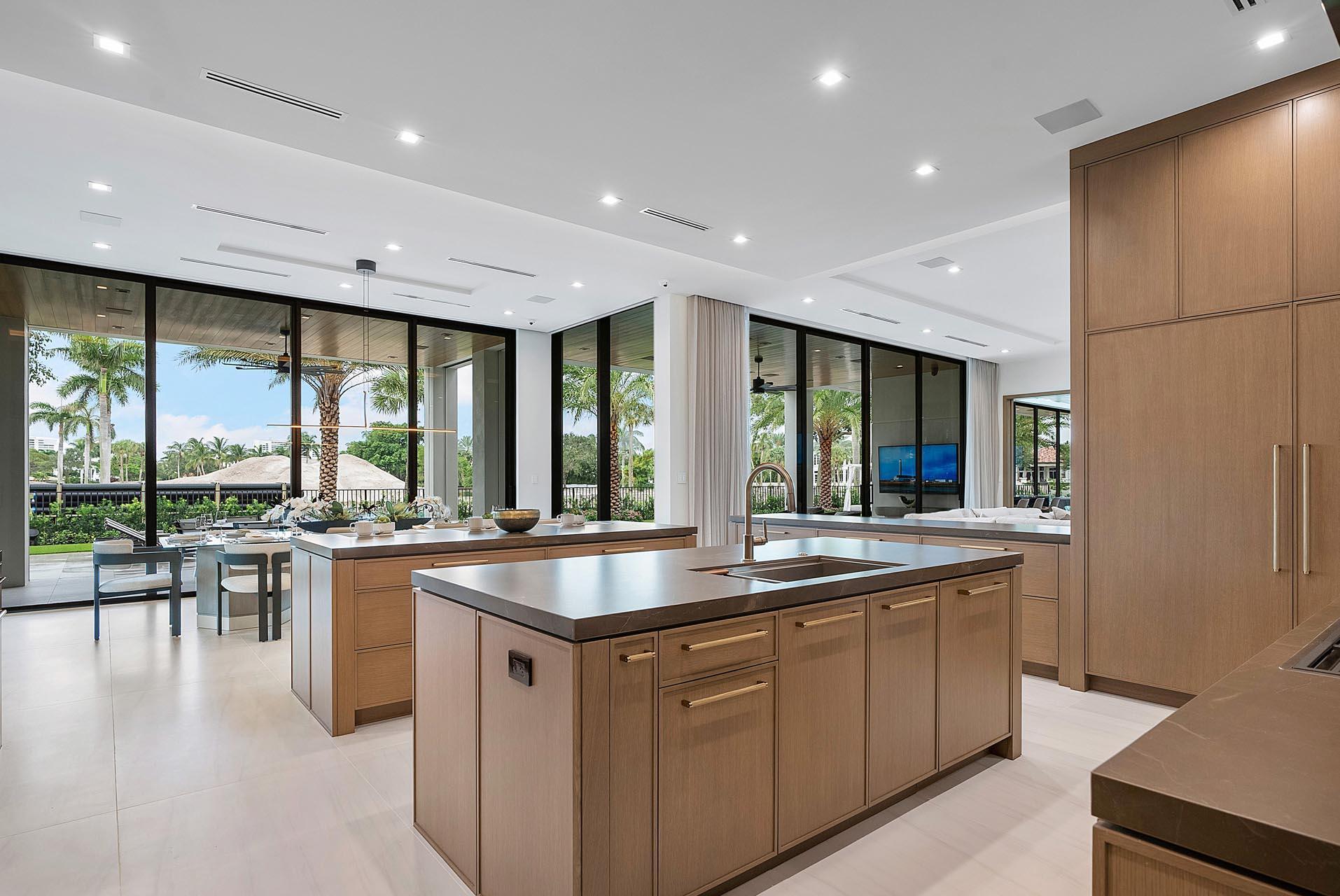 ROYAL PALM YACHT & COUNTR - Residential