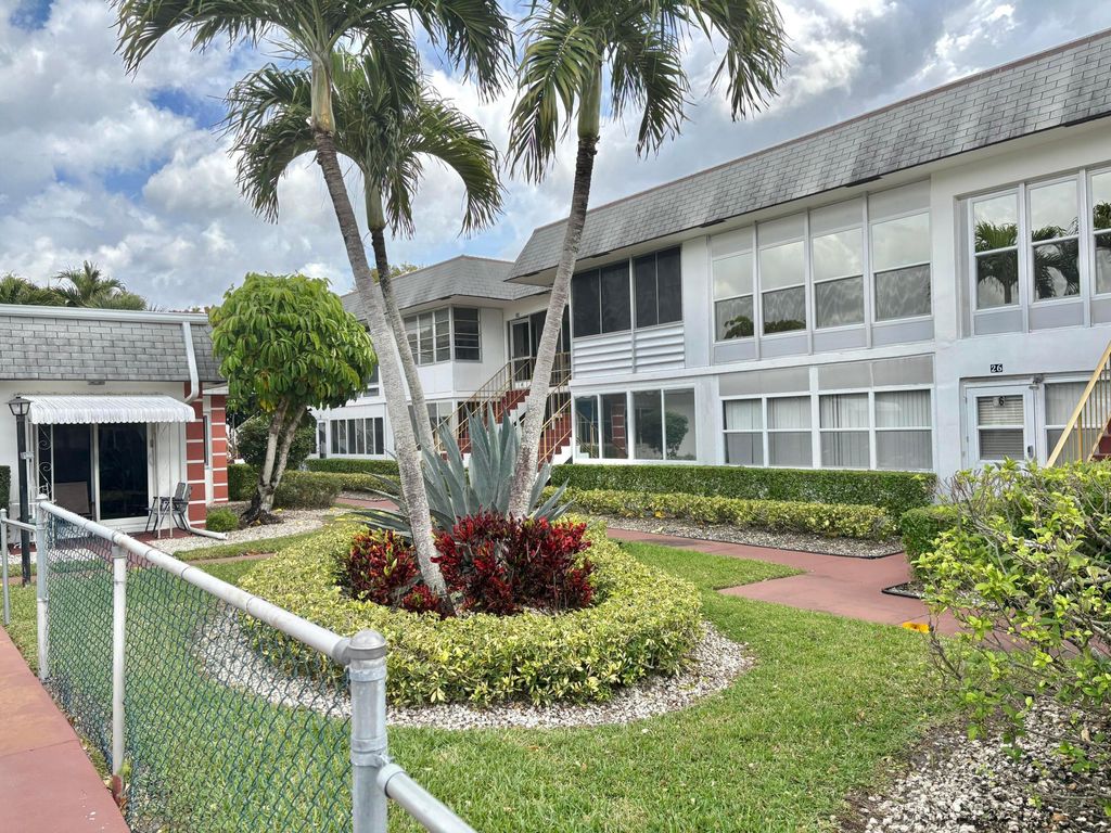 Photo of 30 Plymouth C, West Palm Beach, FL 33417 (MLS # B26016991)