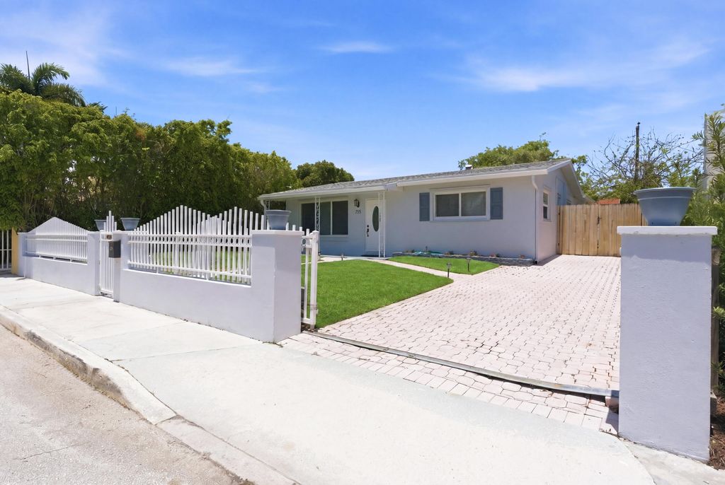 Photo of 715 Green Street, West Palm Beach, FL 33405 (MLS # B26032845)