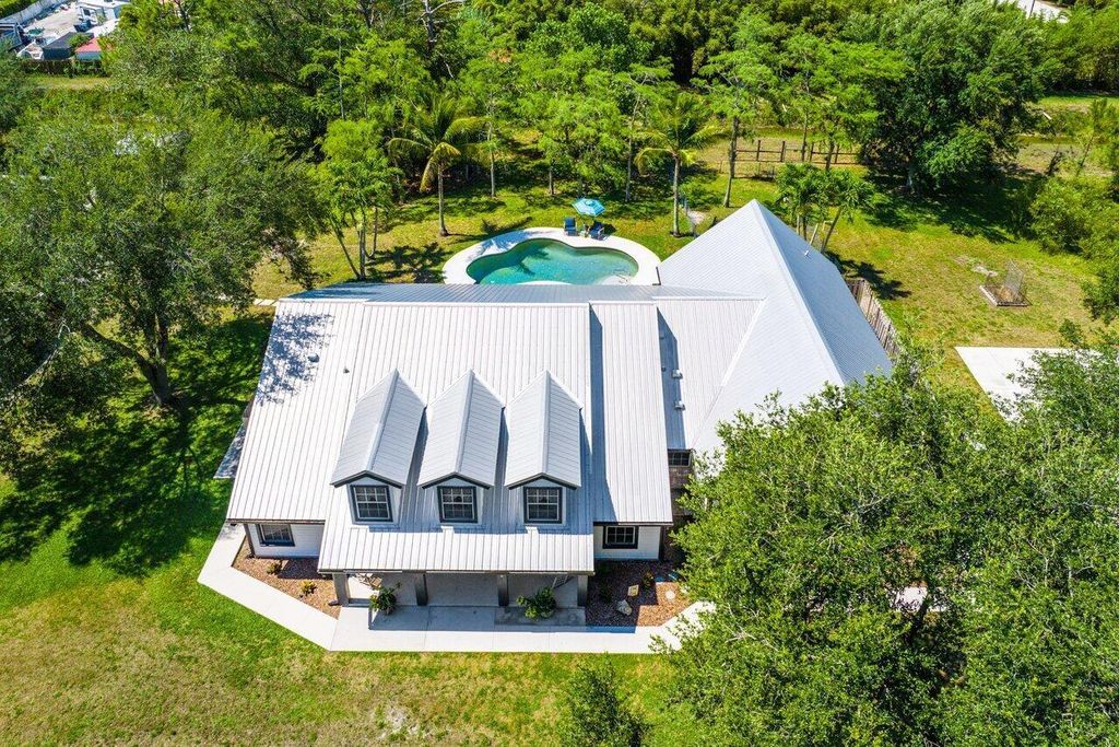 Photo of 16456 68th Street N, Loxahatchee, FL 33470 (MLS # R10994067)