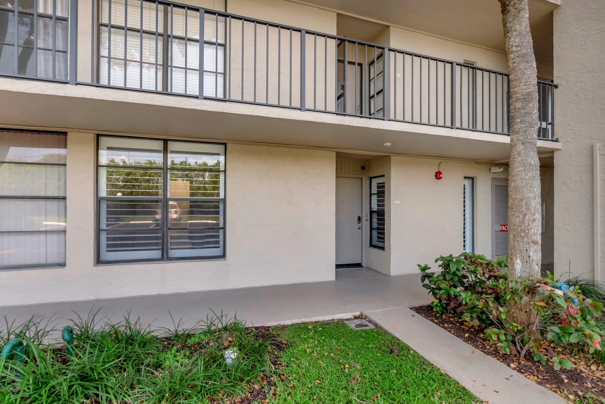 16 Royal Palm Way 103