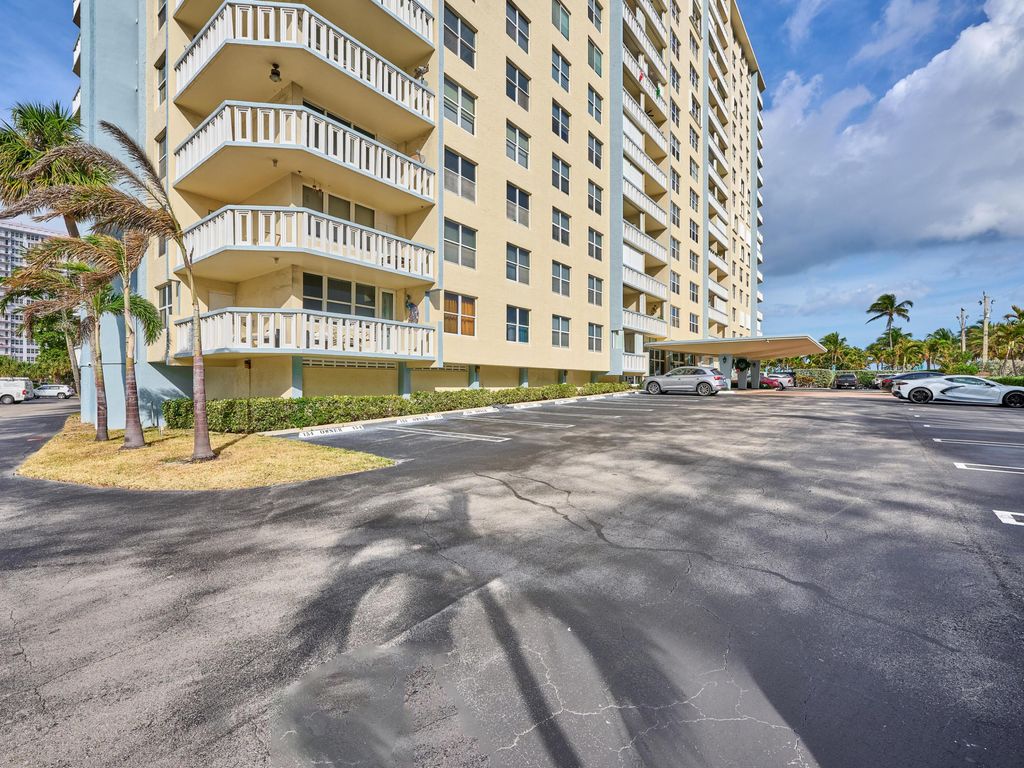 Photo of 305 N Pompano Beach Boulevard, Pompano Beach, FL 33062 (MLS # B26045946)