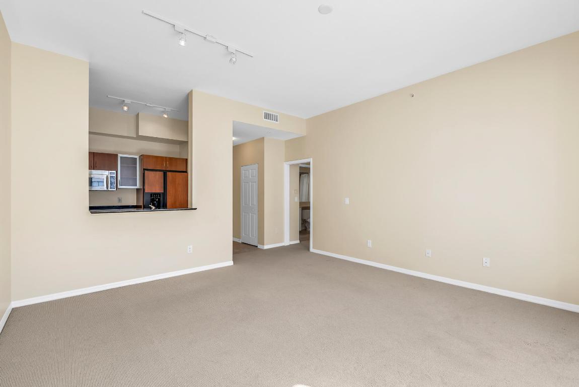 233 S Federal Highway Lph06