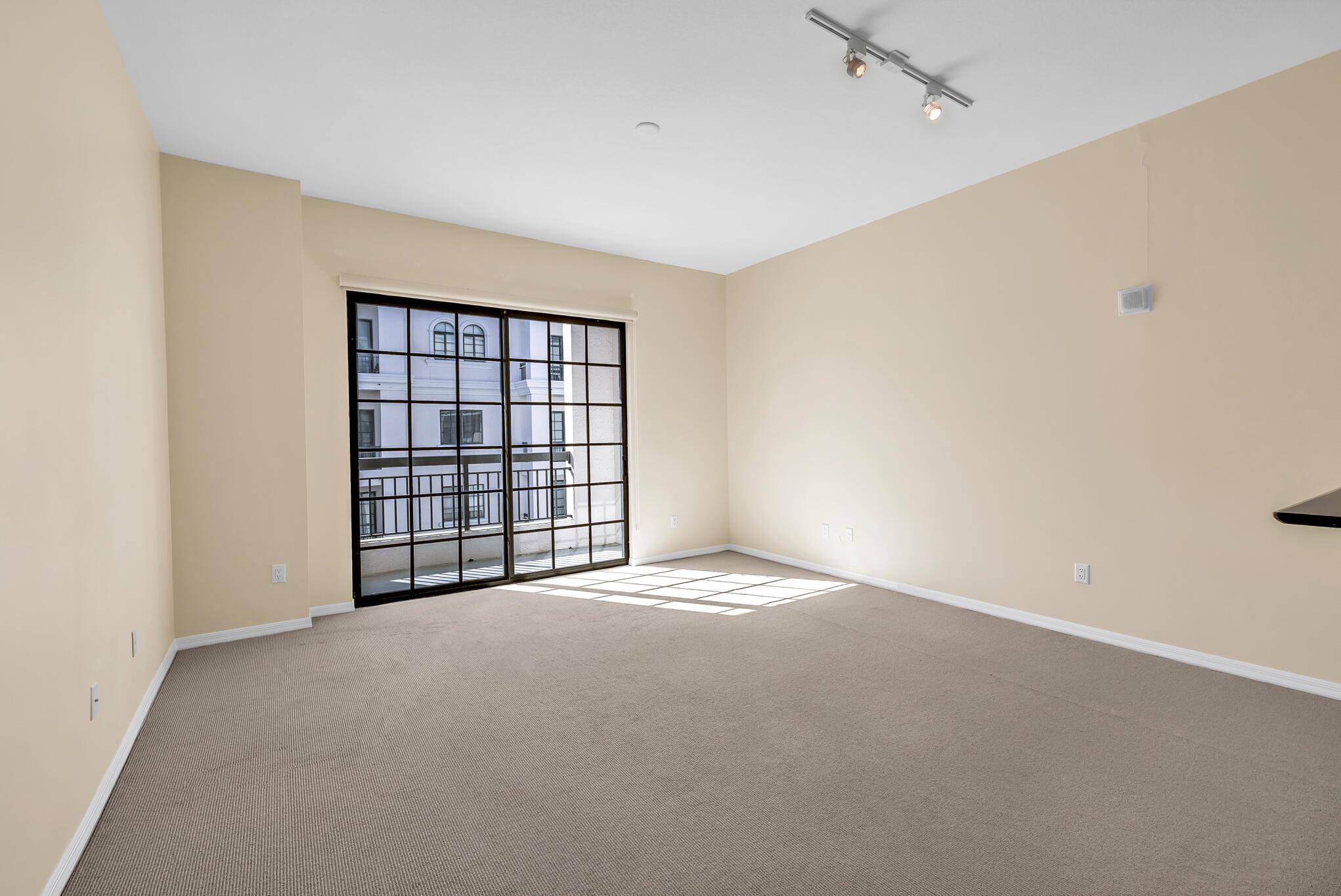 233 S Federal Highway Lph06