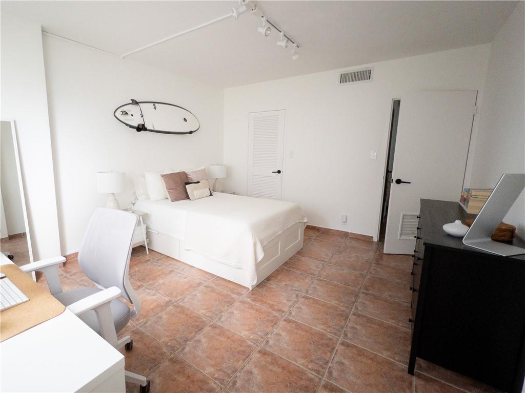 Bay Park Towers Condo - Residential