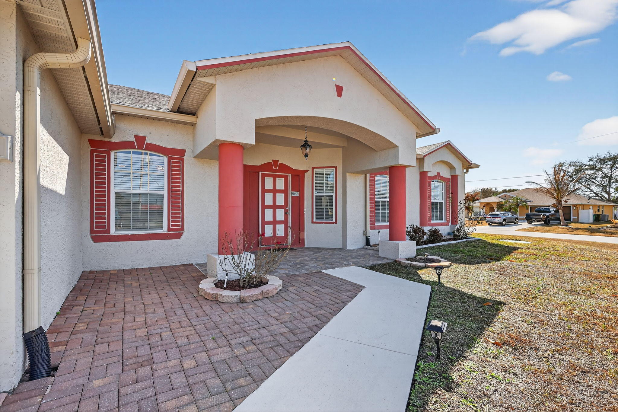 6871 NW Hogate Circle, Port St Lucie, FL, 34983/$445,000 2 6871 NW Hogate Circle