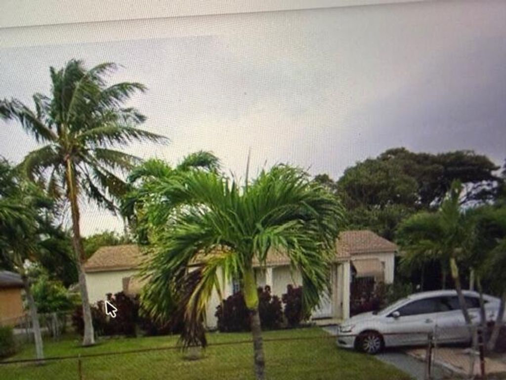 Photo of 1541 1541 Avenue #F, Riviera Beach, FL 33404 (MLS # R11145904)