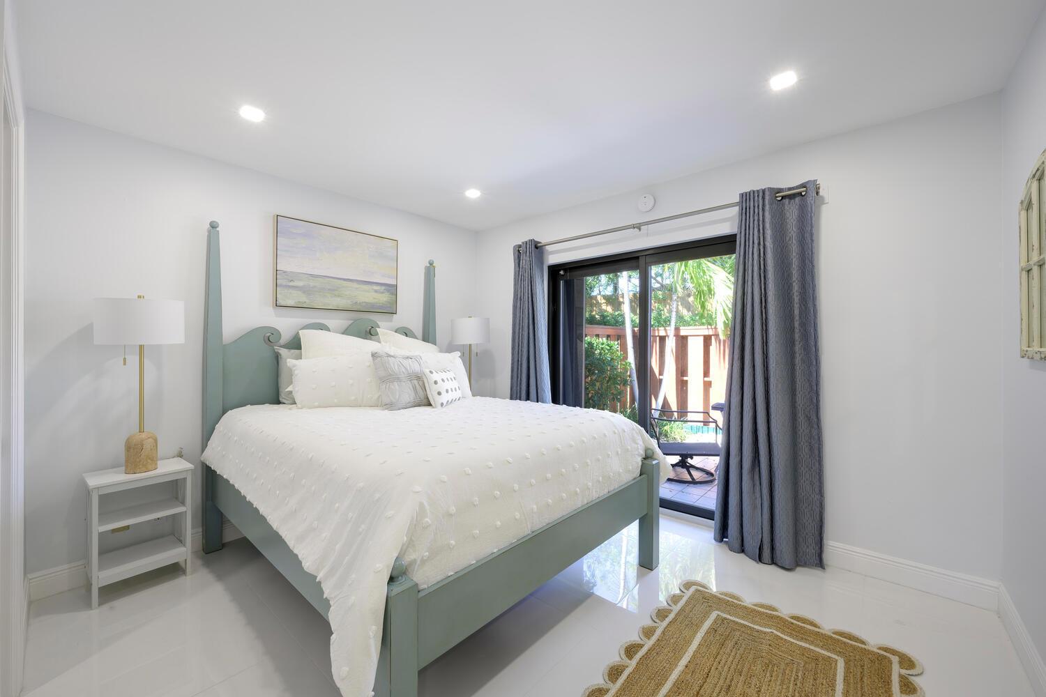 TWELVE OAKS CONDO - Residential