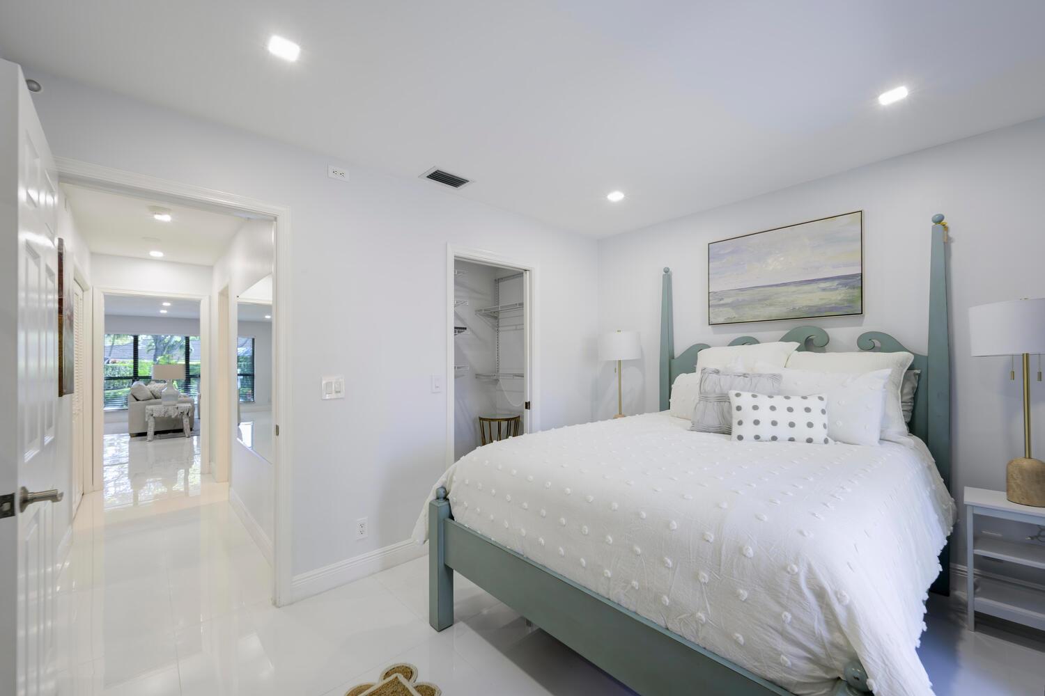 TWELVE OAKS CONDO - Residential