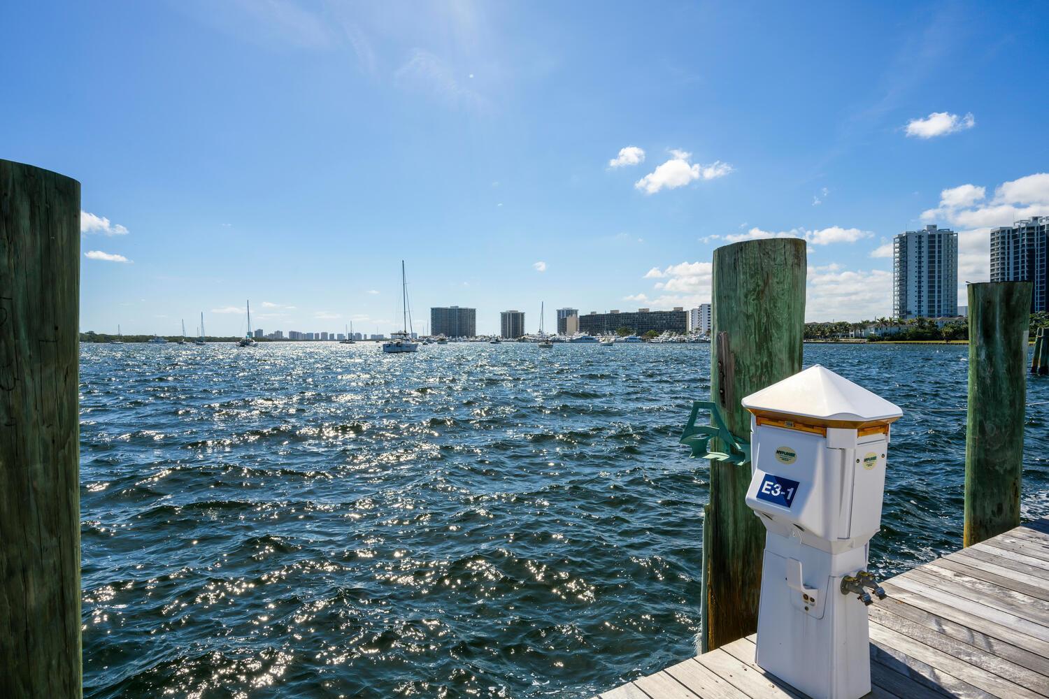 TWELVE OAKS CONDO - Residential