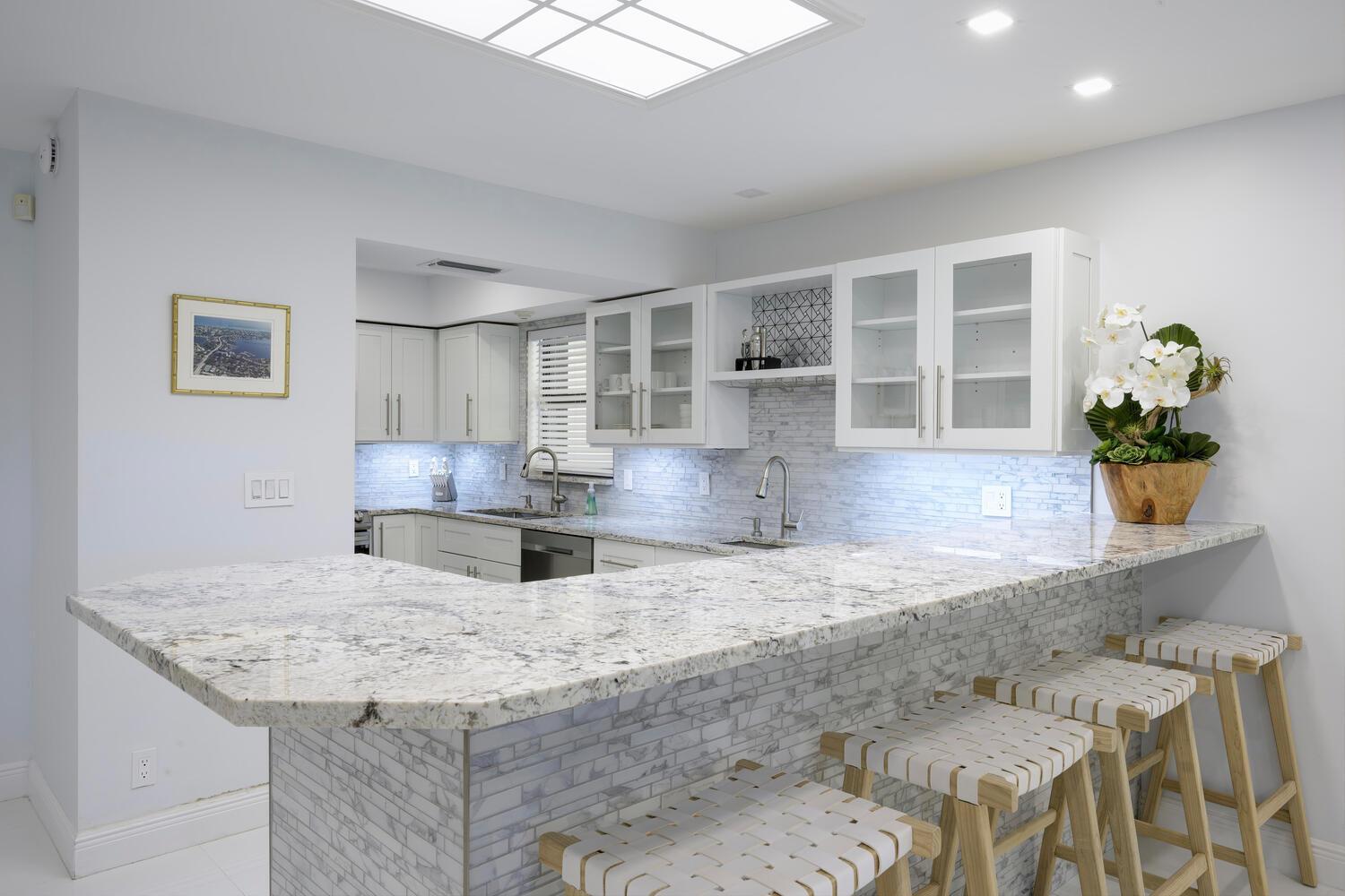 TWELVE OAKS CONDO - Residential