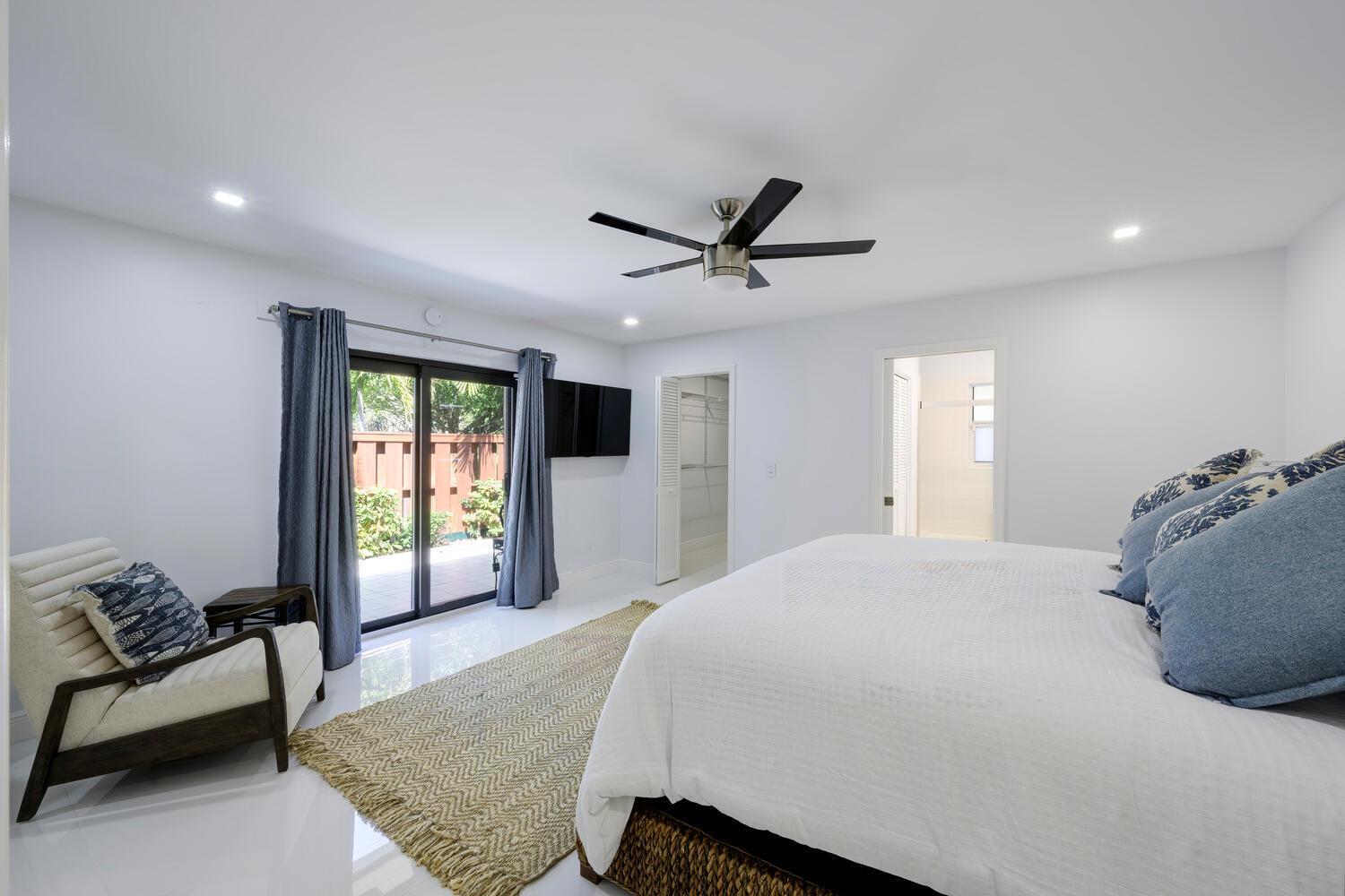 TWELVE OAKS CONDO - Residential