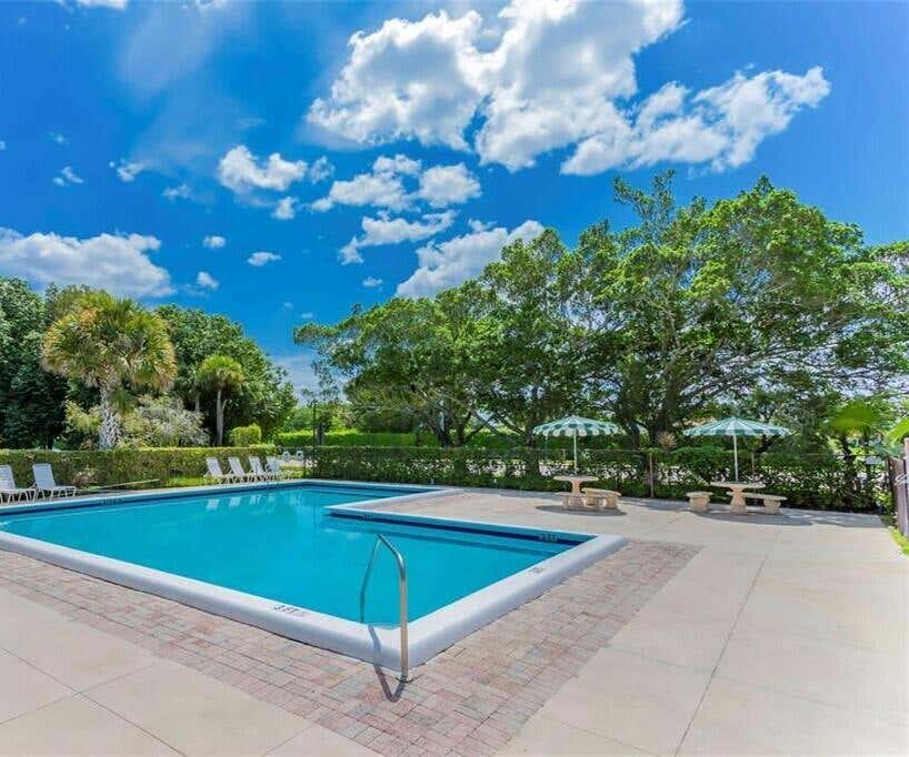 Photo of 454 Lakeview Drive #1, Weston, FL 33326 (MLS # B26050208)