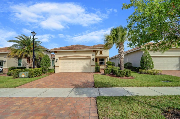 20040 SW CASERTA WAY, PORT SAINT LUCIE, FL 34986 - Image 53ba083ec5e7bb3cf6bcbfbe1b7af384/2560460409