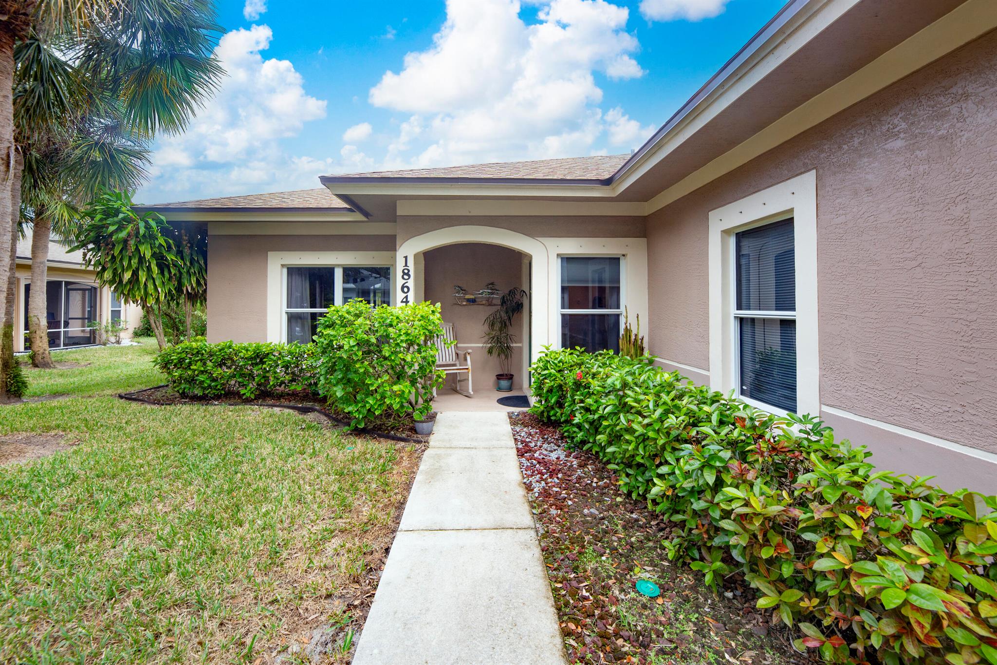 THE LAKES AT THE SAVANNAH - Residential Lease