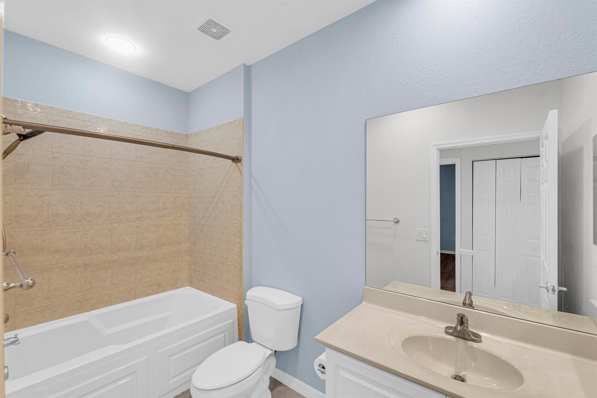 THE LAKES AT THE SAVANNAH - Residential Lease