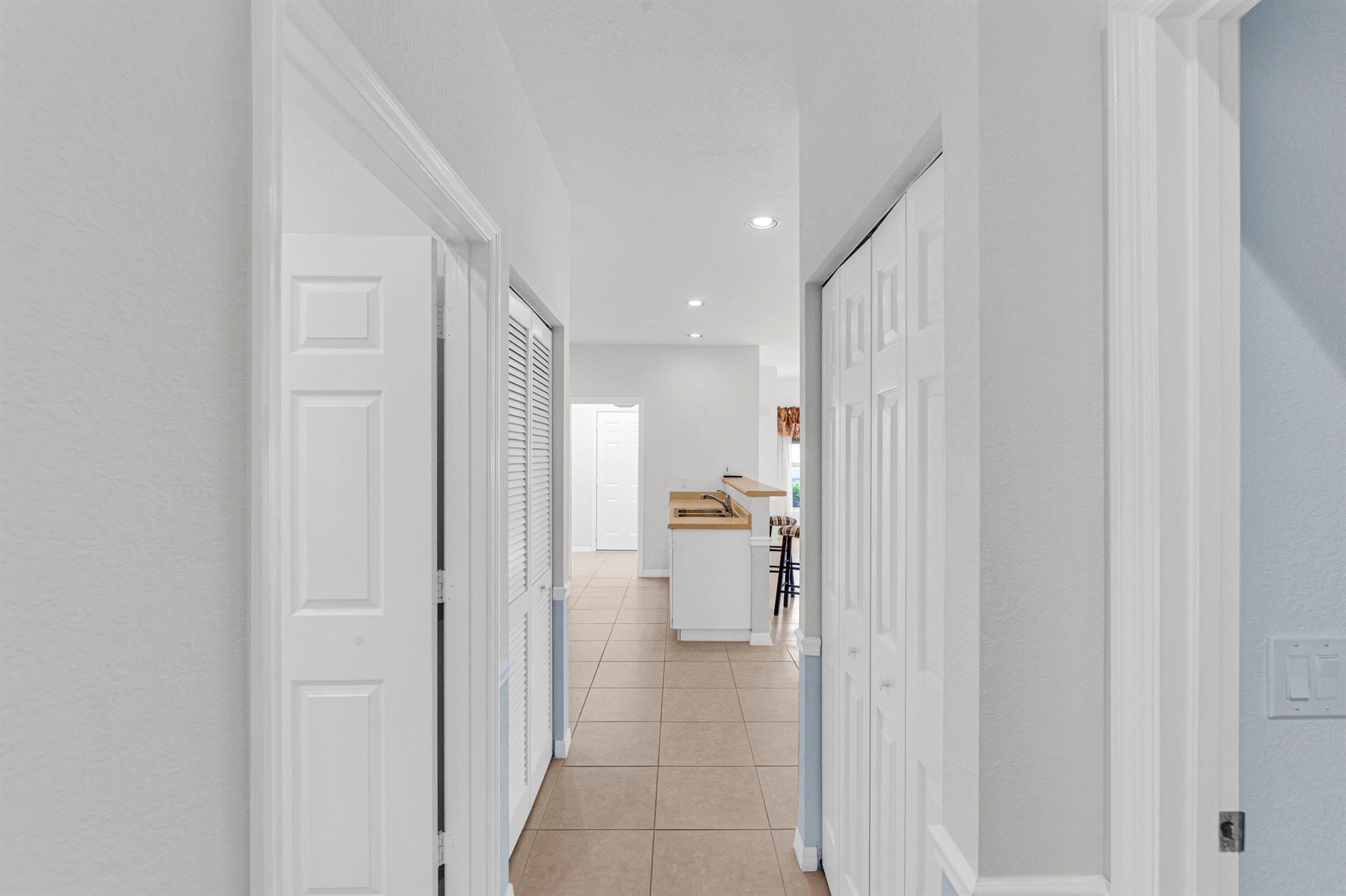 THE LAKES AT THE SAVANNAH - Residential Lease