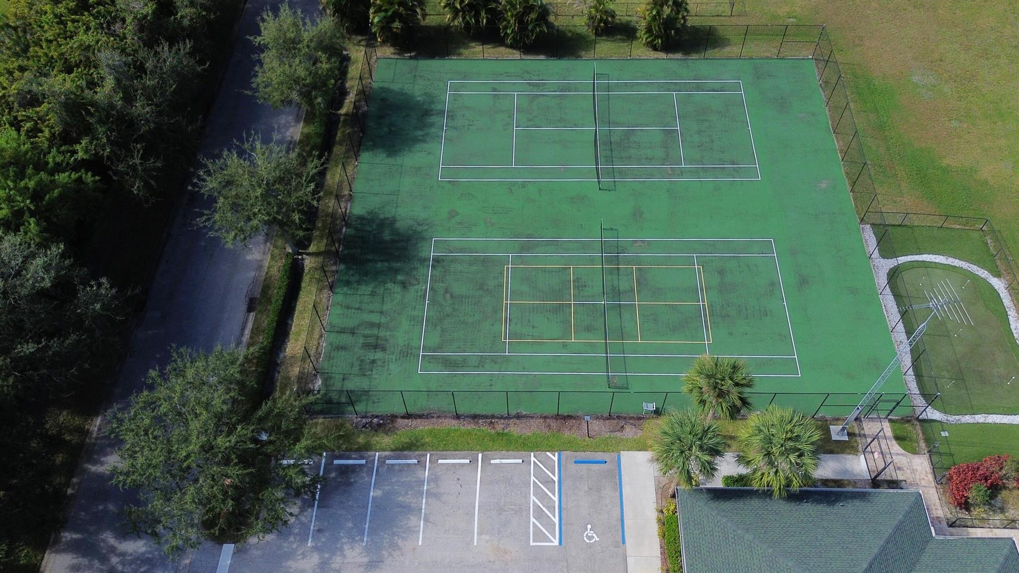 THE LAKES AT THE SAVANNAH - Residential Lease