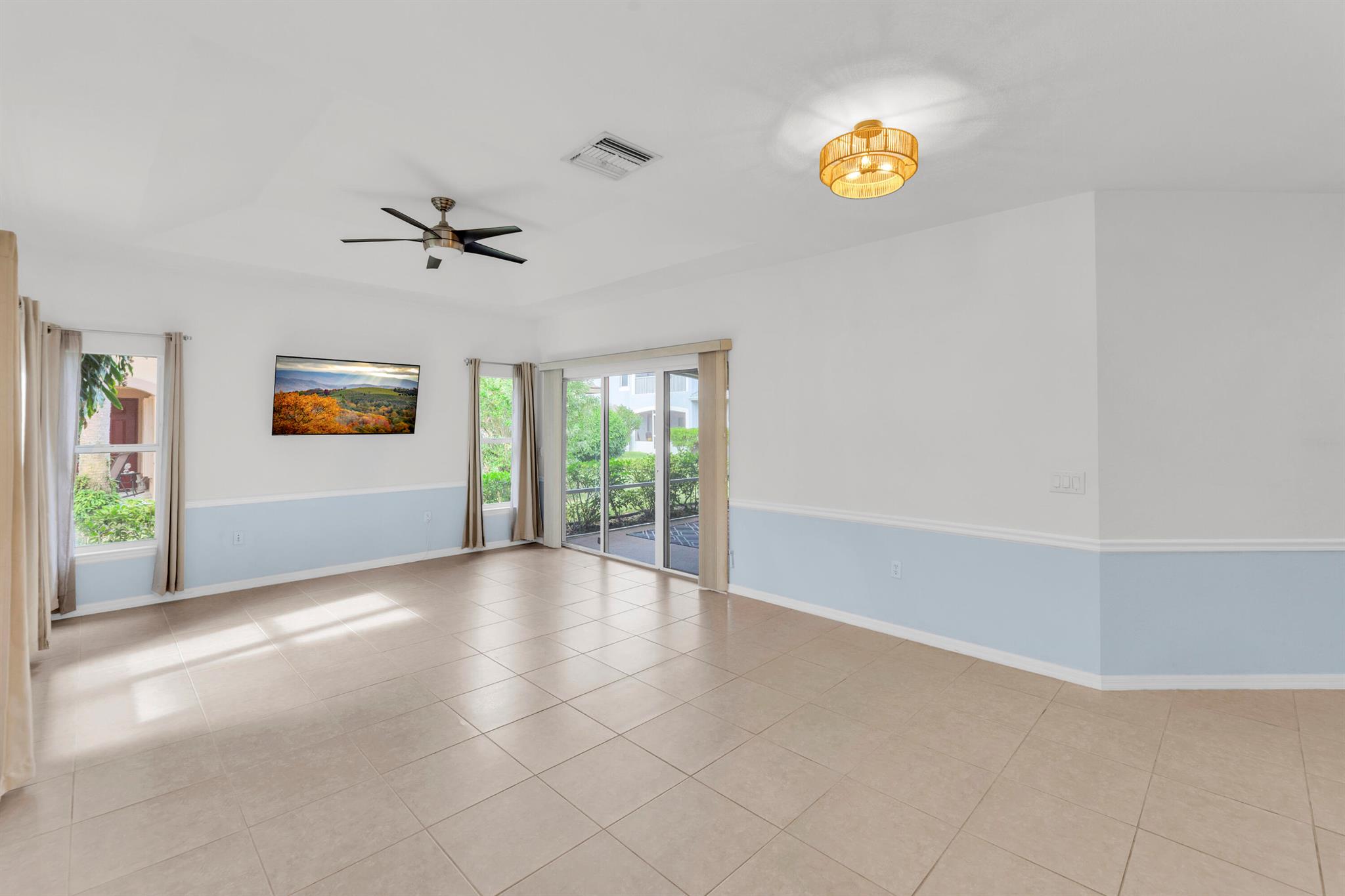 THE LAKES AT THE SAVANNAH - Residential Lease