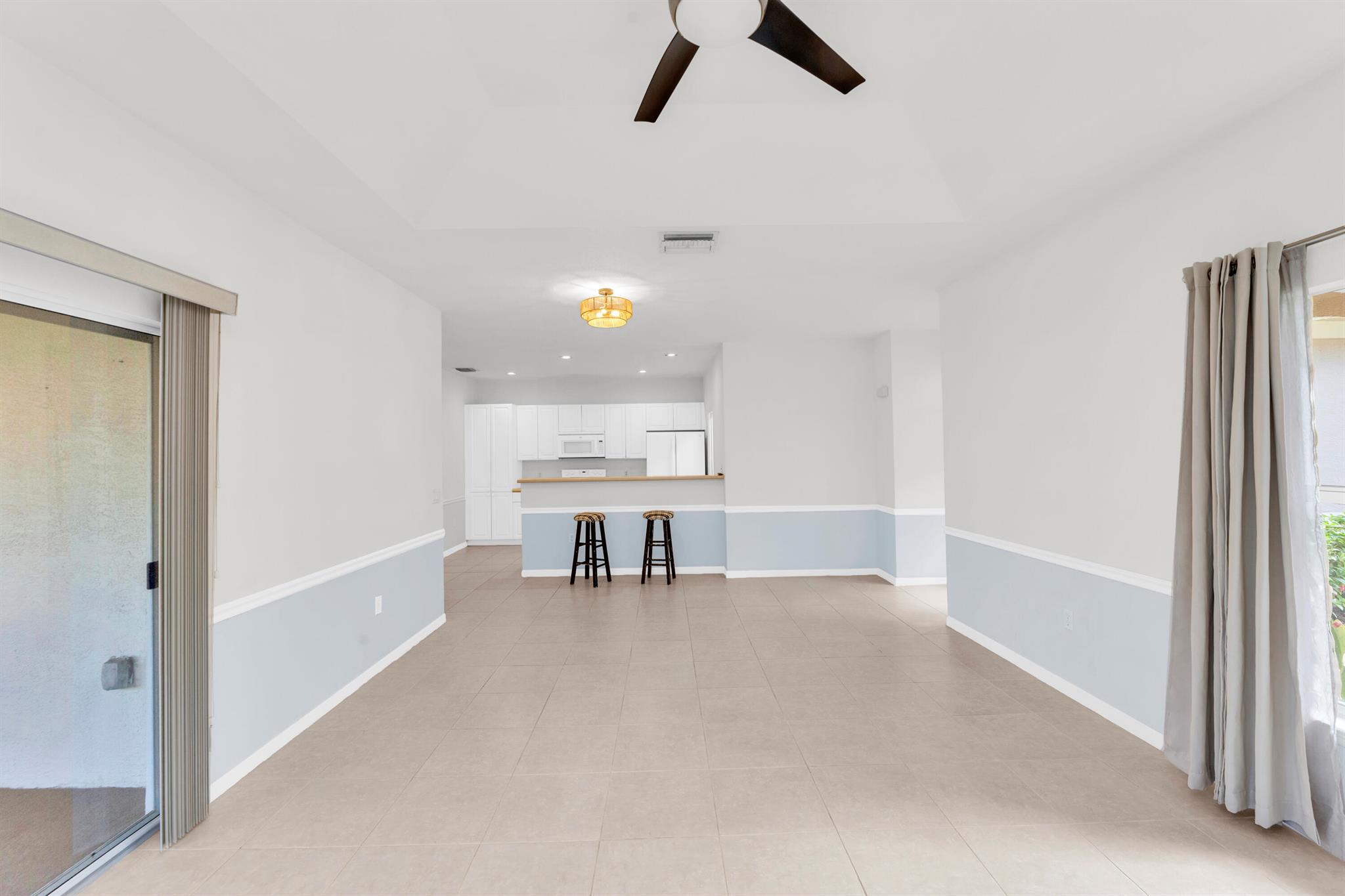 THE LAKES AT THE SAVANNAH - Residential Lease