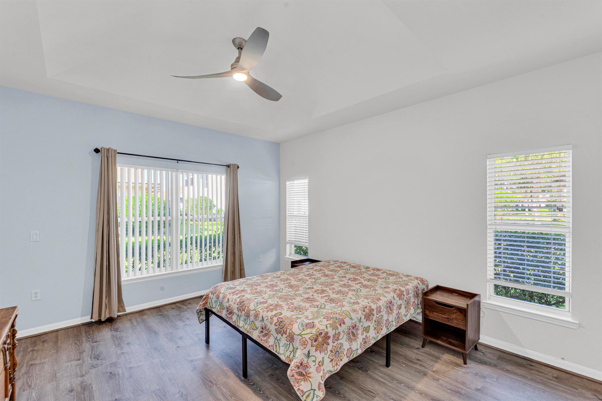 THE LAKES AT THE SAVANNAH - Residential Lease