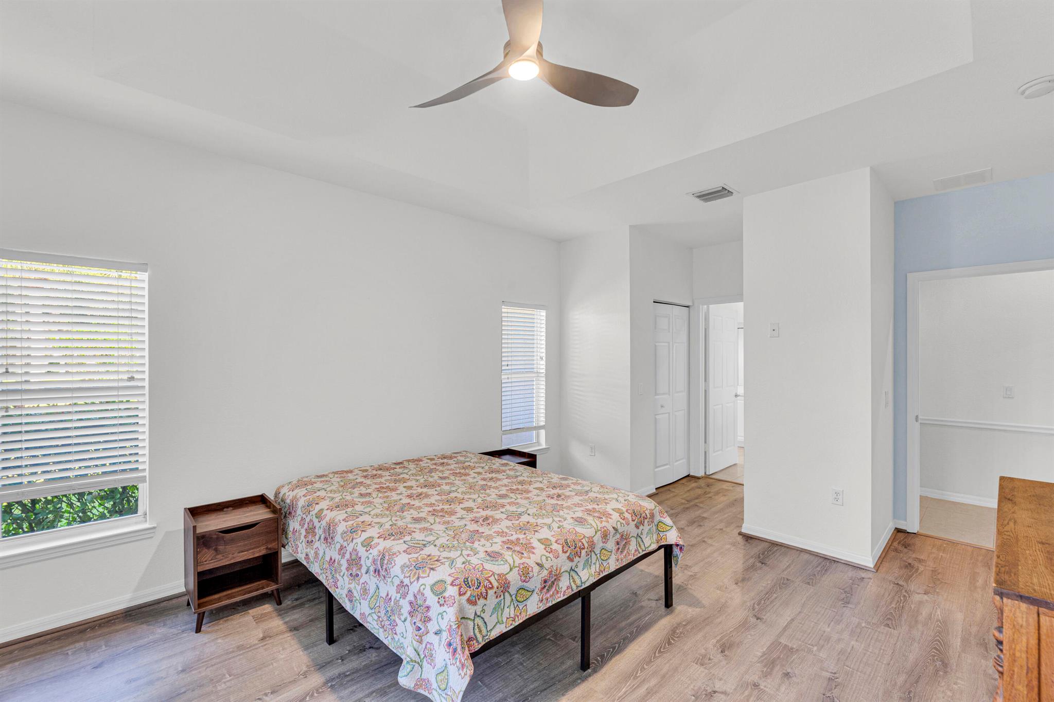 THE LAKES AT THE SAVANNAH - Residential Lease