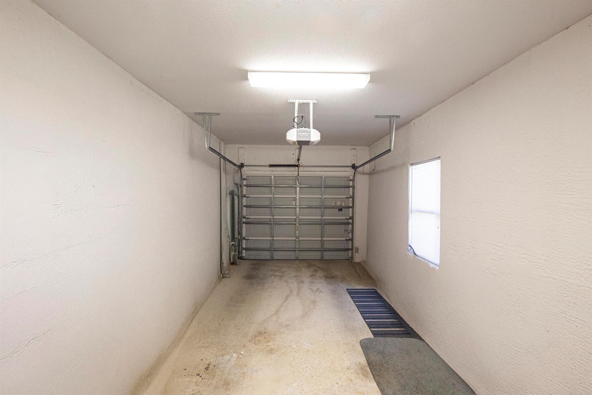 THE LAKES AT THE SAVANNAH - Residential Lease