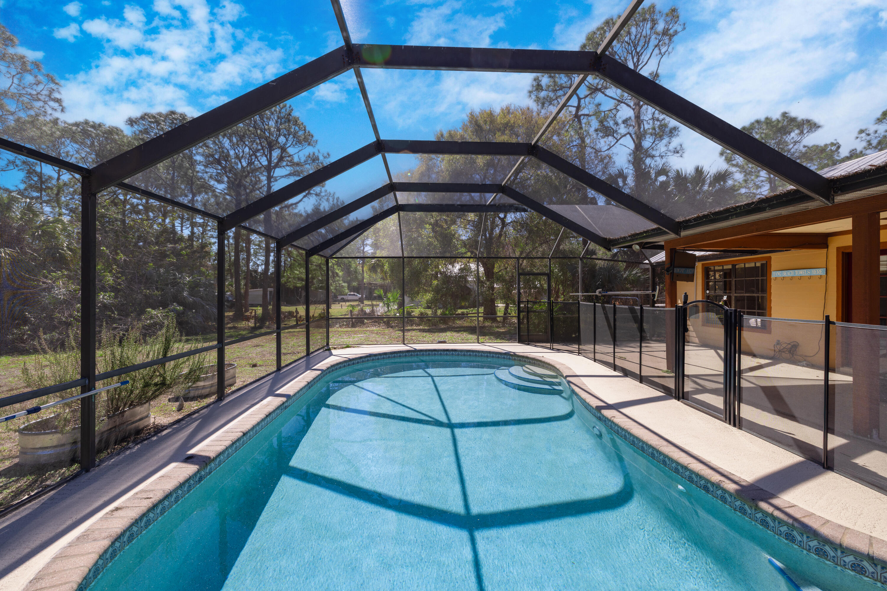 VERO LAKE ESTATES UNIT 2 - Residential