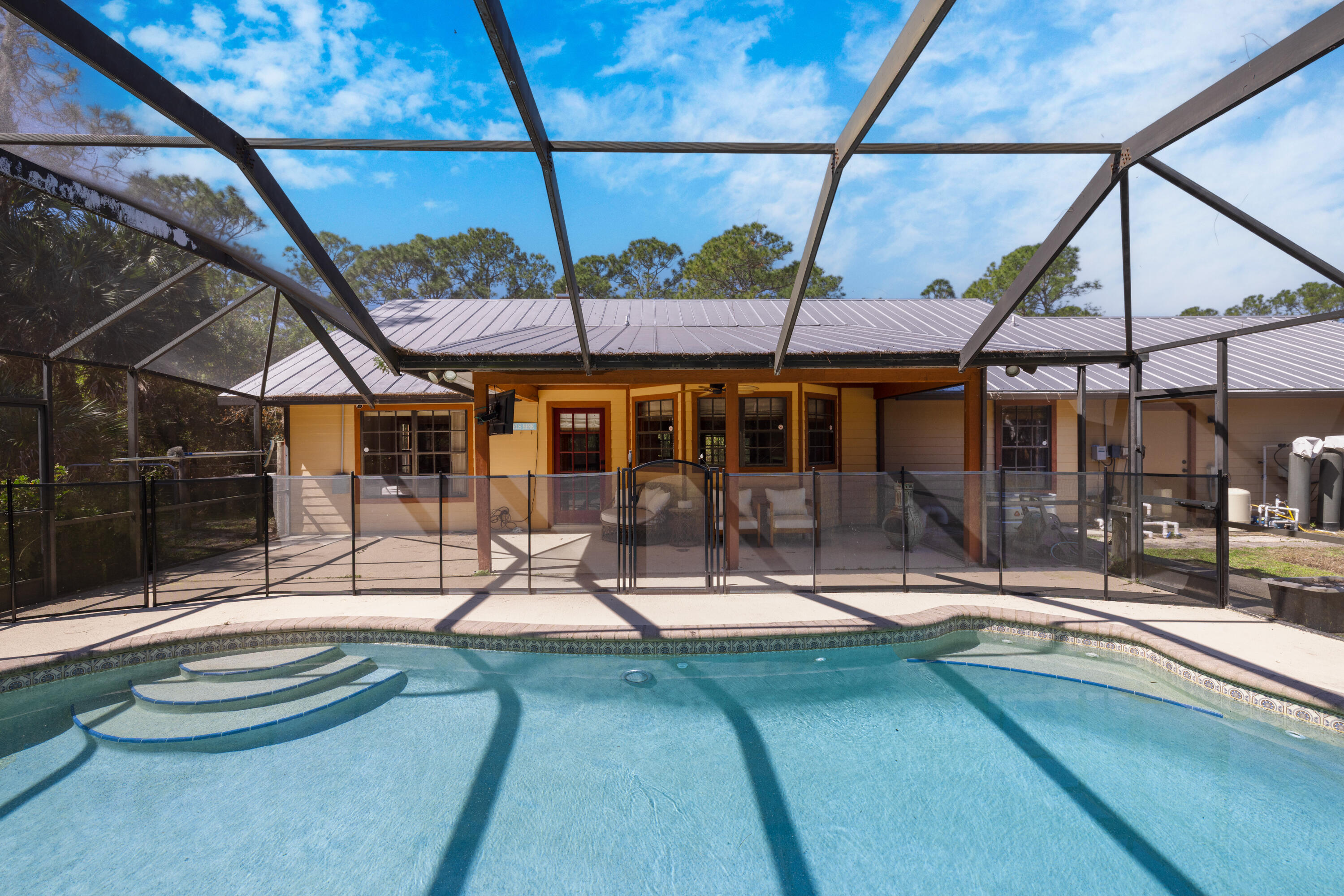 VERO LAKE ESTATES UNIT 2 - Residential