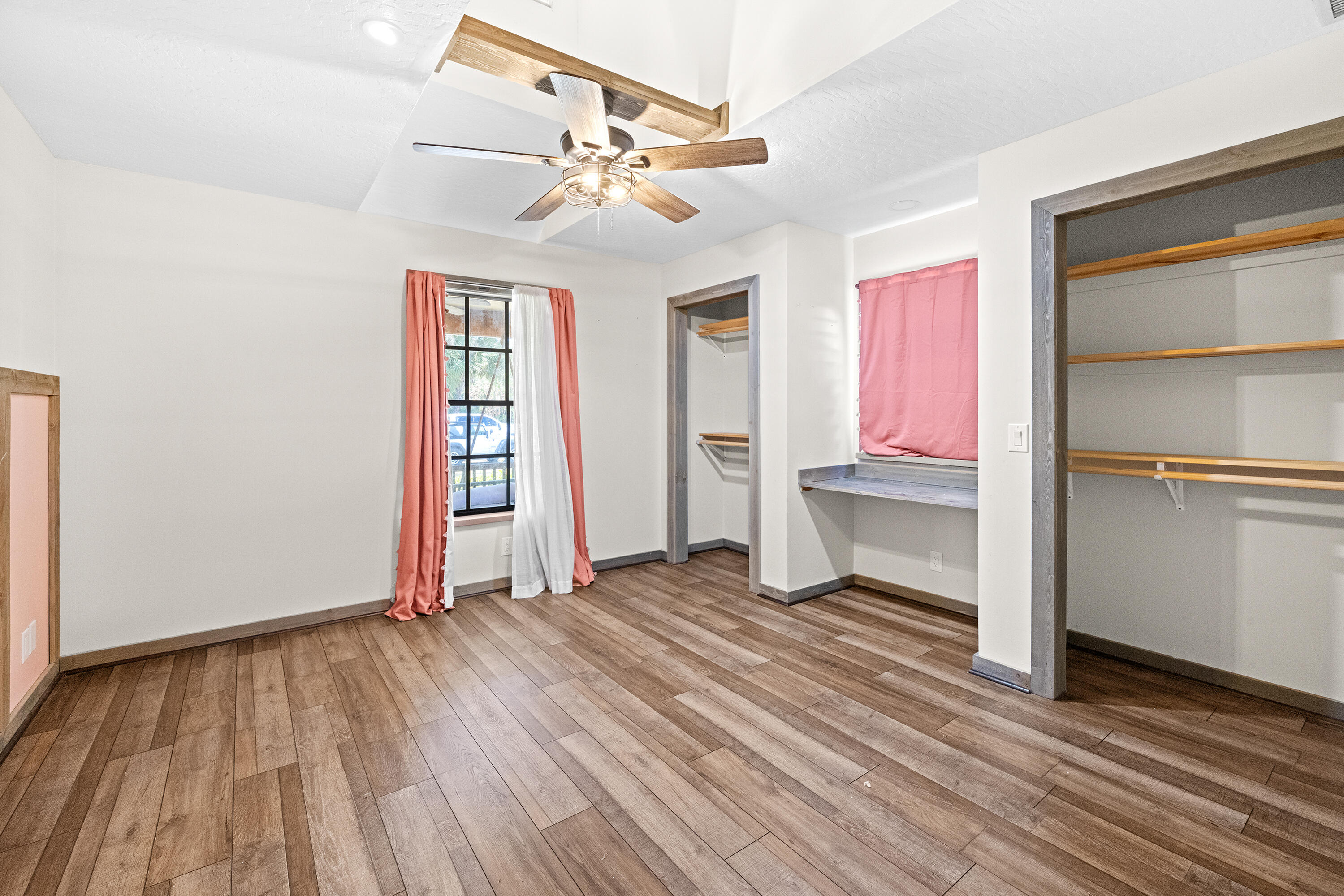 VERO LAKE ESTATES UNIT 2 - Residential