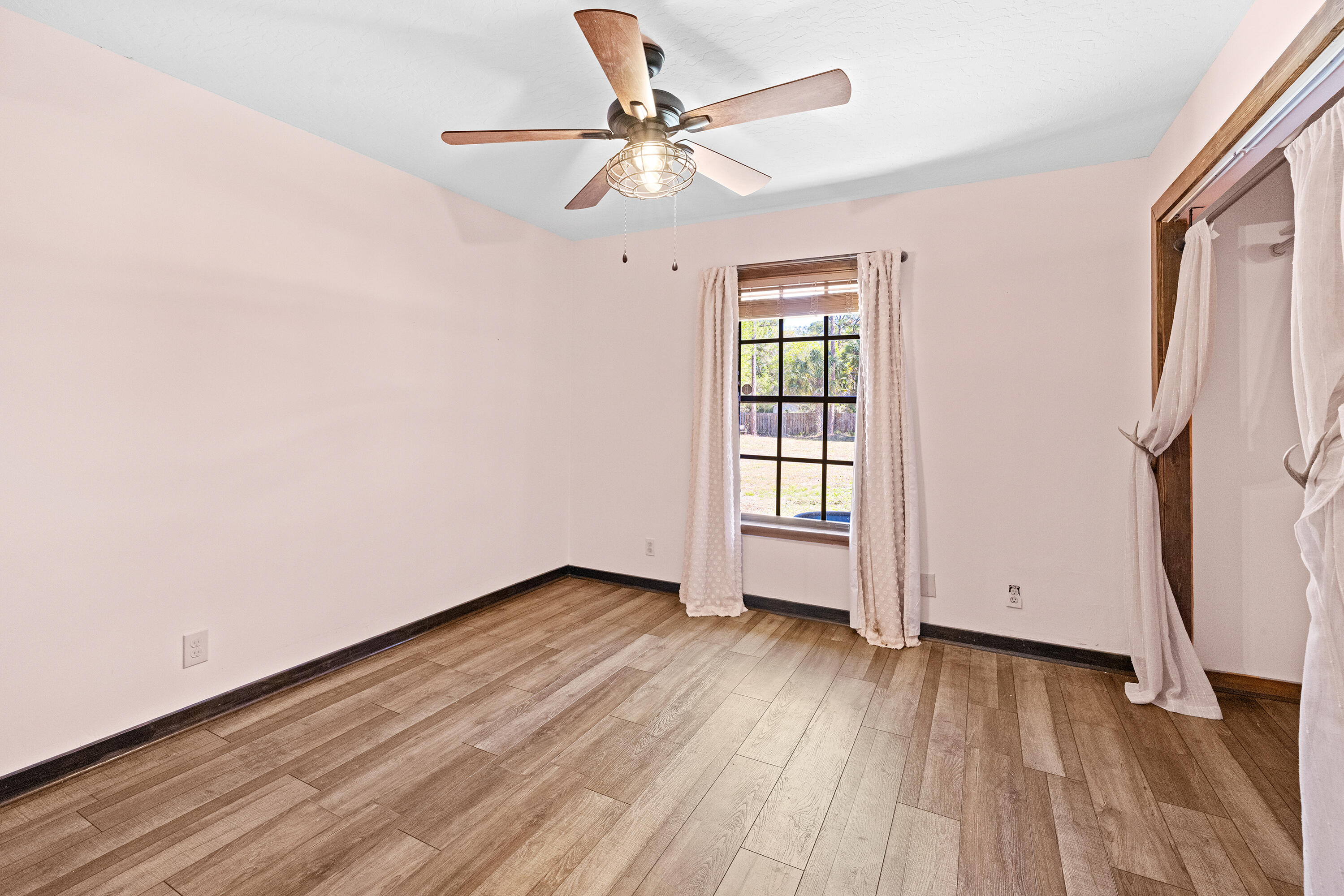 VERO LAKE ESTATES UNIT 2 - Residential