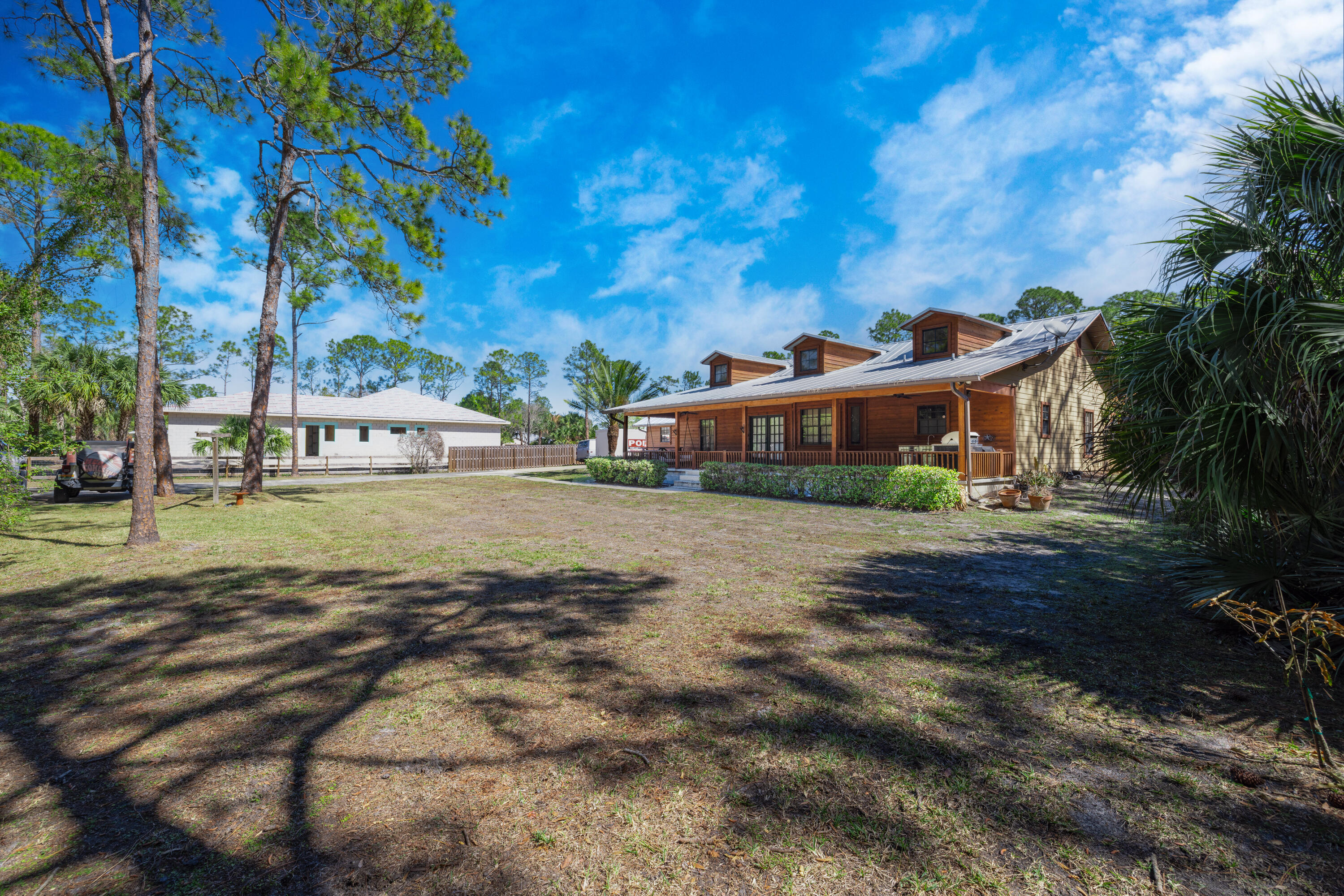 VERO LAKE ESTATES UNIT 2 - Residential