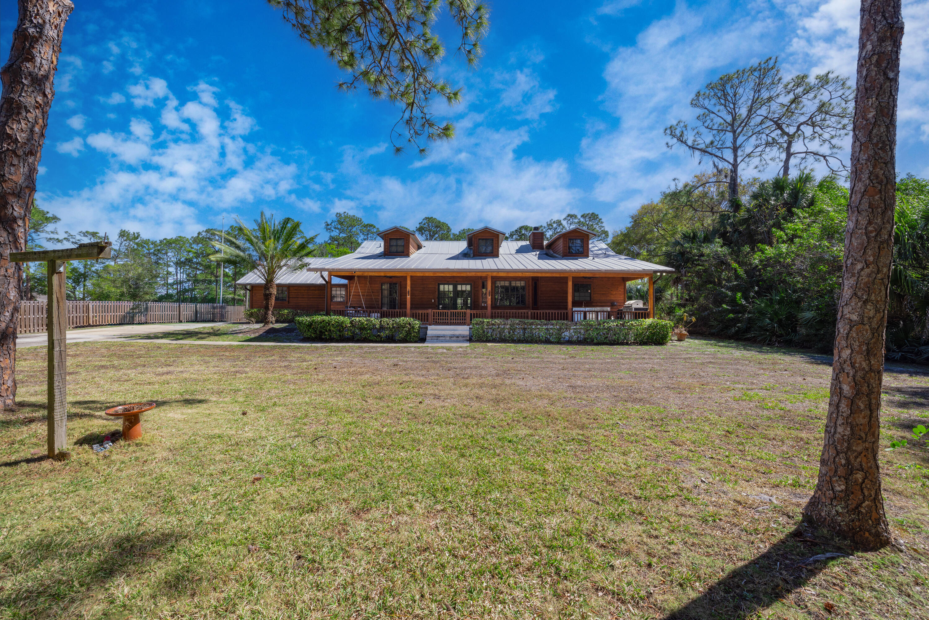 VERO LAKE ESTATES UNIT 2 - Residential