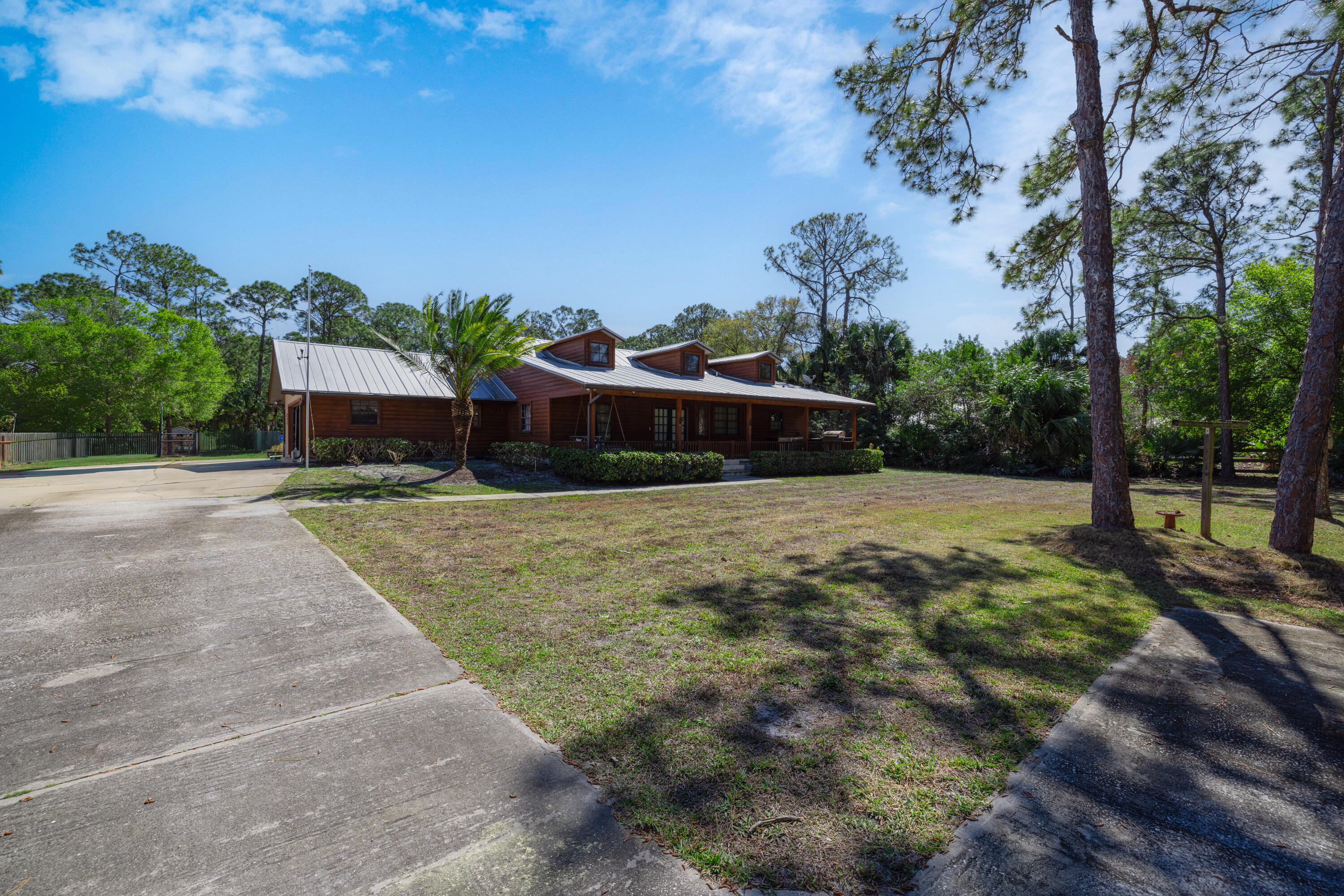 VERO LAKE ESTATES UNIT 2 - Residential