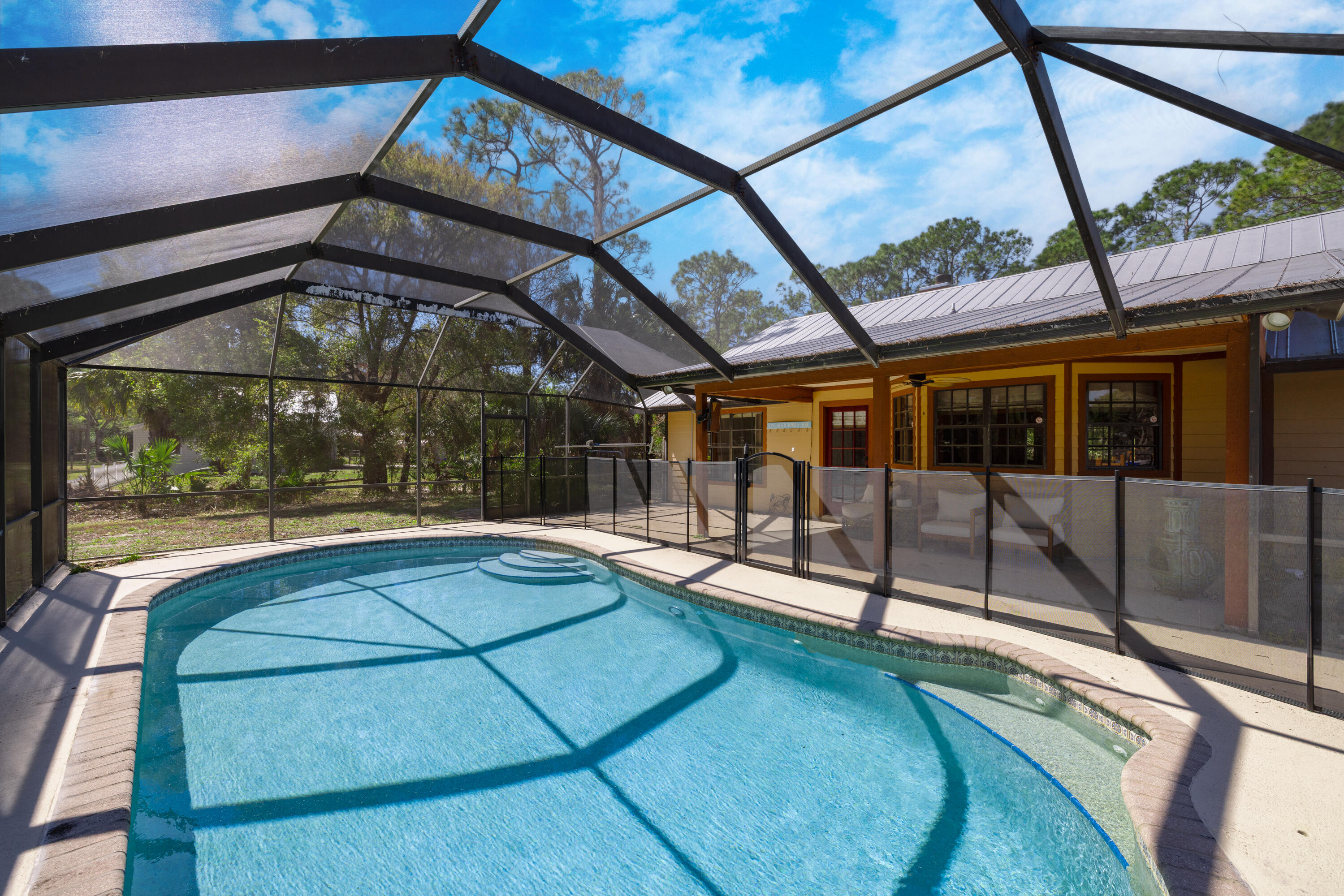 VERO LAKE ESTATES UNIT 2 - Residential