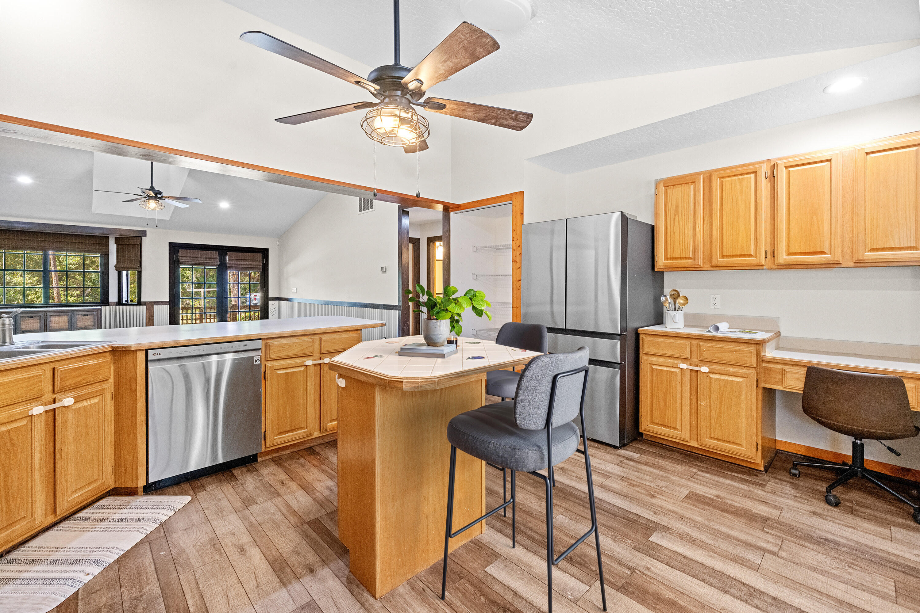 VERO LAKE ESTATES UNIT 2 - Residential