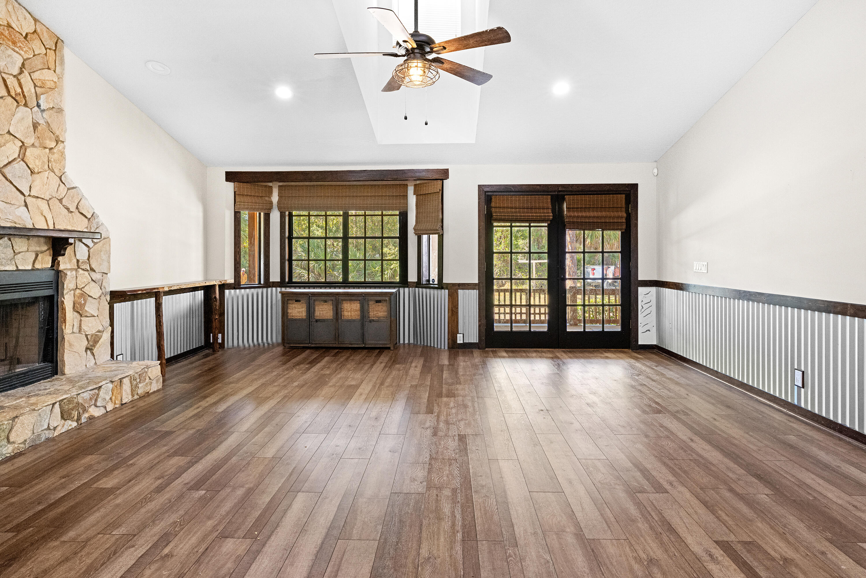 VERO LAKE ESTATES UNIT 2 - Residential