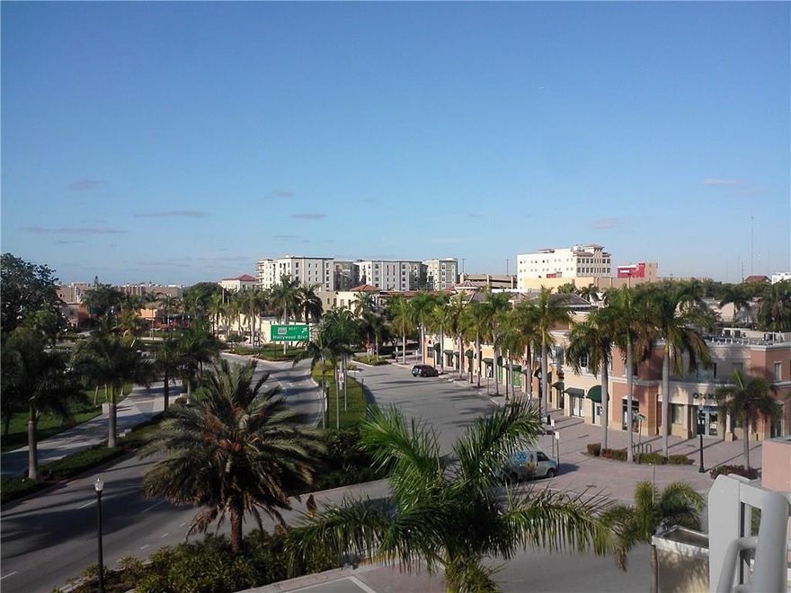 AMAZING VIEW FROM THIS 1 BEDROOM 1 BATH CONDO. THE BEST VIEW IN THE BUILDING SOUTH VIEW OF YOUNG CIRCLE PARK AND CITY. BEAUTIFUL CONDO. WASHER AND DRYER, NEW WOOD FLOORING IN BEDROOM, LIVINGROOM AND HALLWAY. GRANITE COUNTER TOP IN KITCHEN AND BATHROOMS, AND STAINLESS APPLIANCES, WOOD CABINETS, WALK IN CLOSET. GREAT AMENITIES IN PREMIUM LOCATION: ROOF TOP POOL, THEATER FOR VIEWING MOVIES PRIVATE, INTERNET CAFE, LAP POOL, YOGA ROOM, EXERCISE ROOM AND MORE. INQUIRE TODAY!