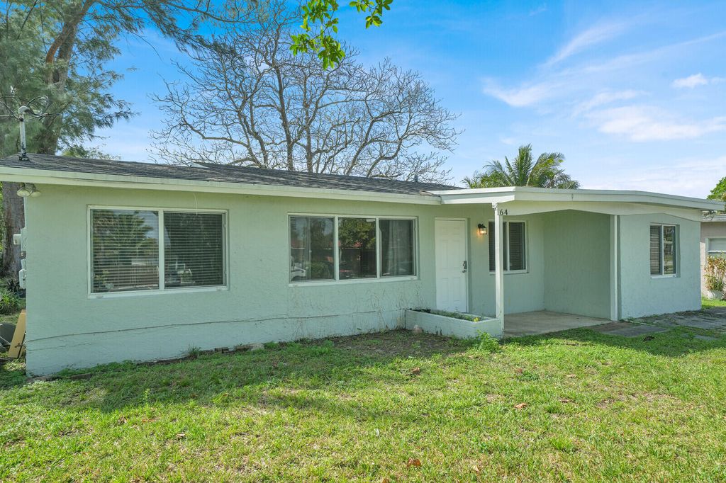Photo of 64 NE 7th Court, Deerfield Beach, FL 33441 (MLS # R11169281)