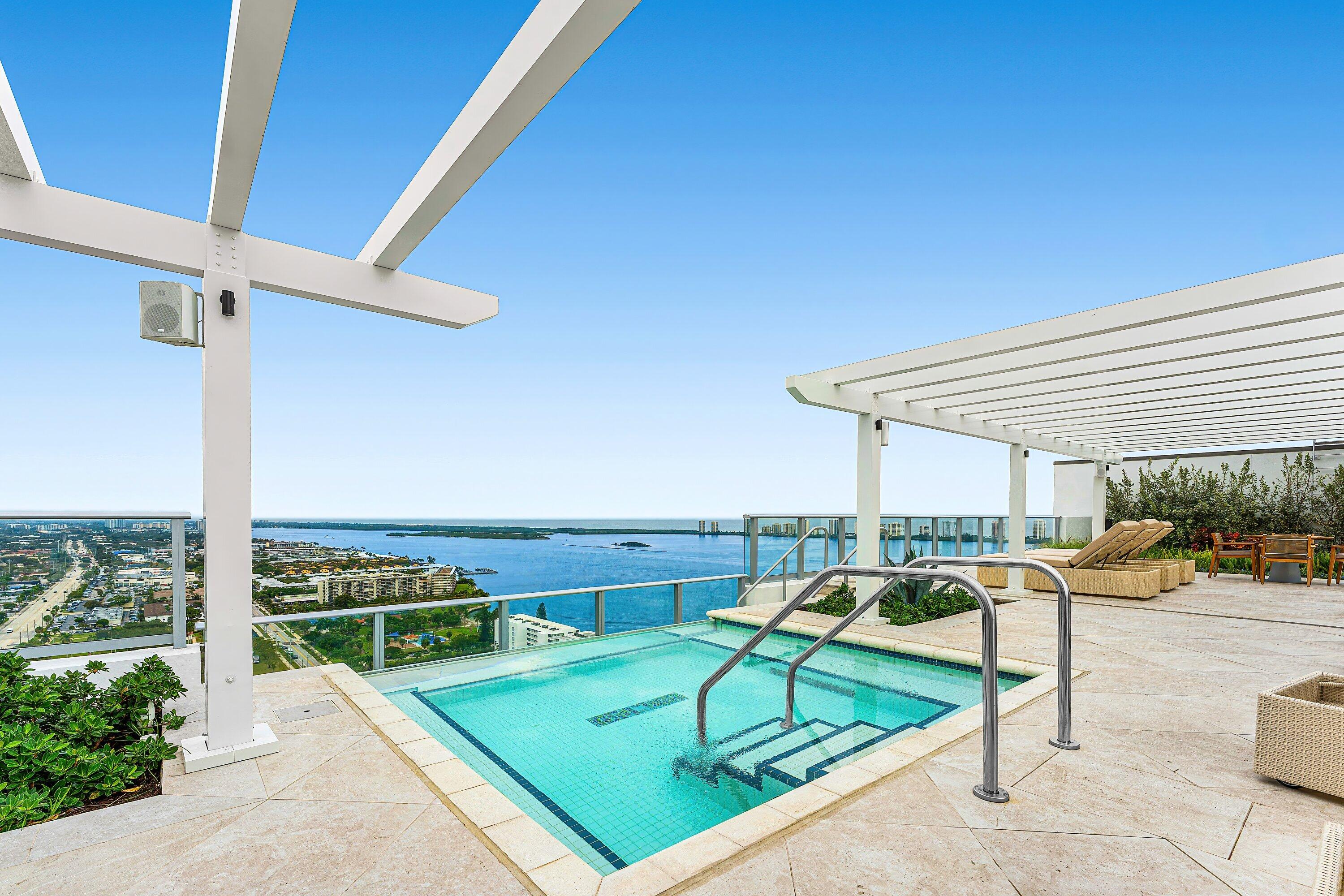 Nautilus 220 Condominium - Residential