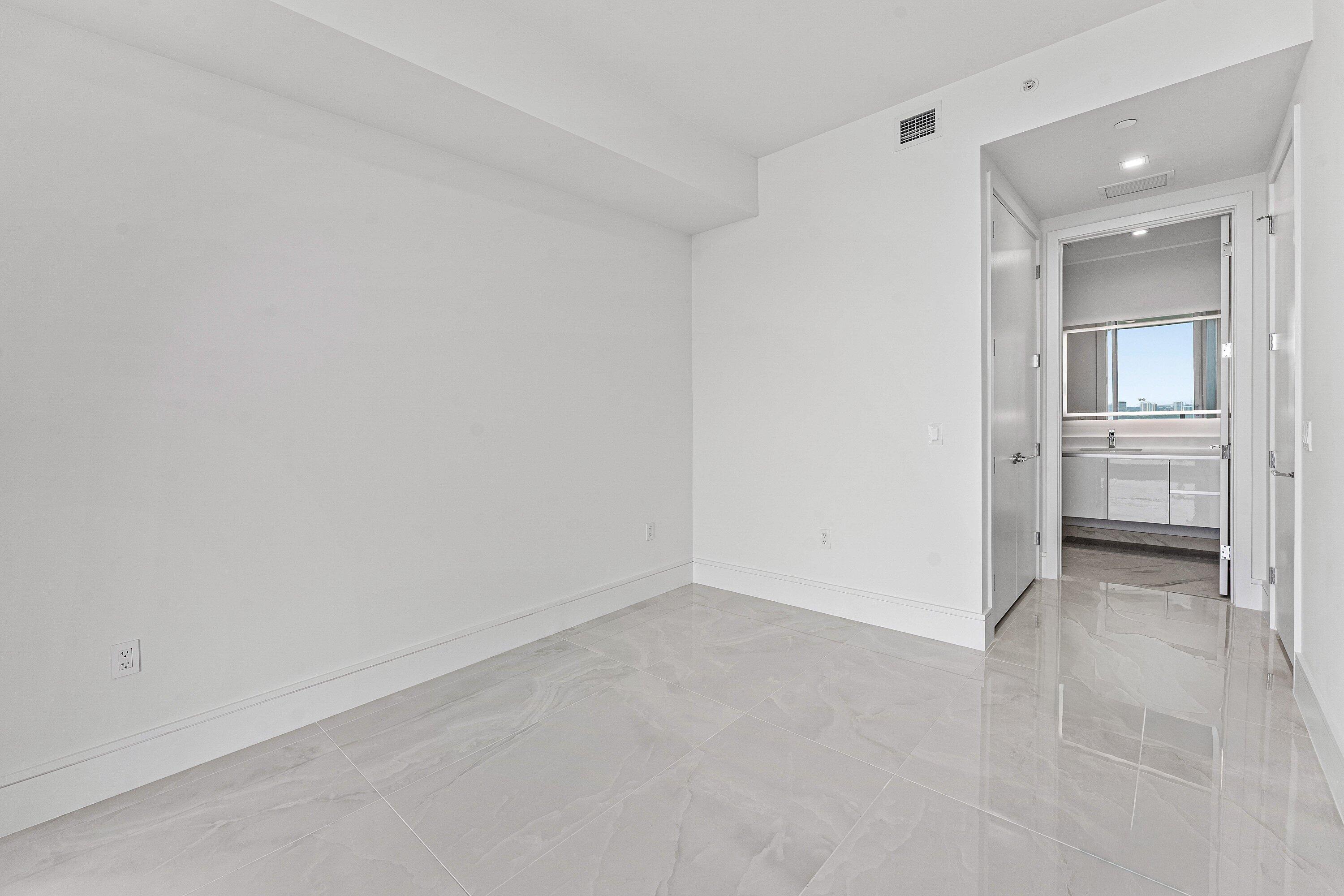 Nautilus 220 Condominium - Residential