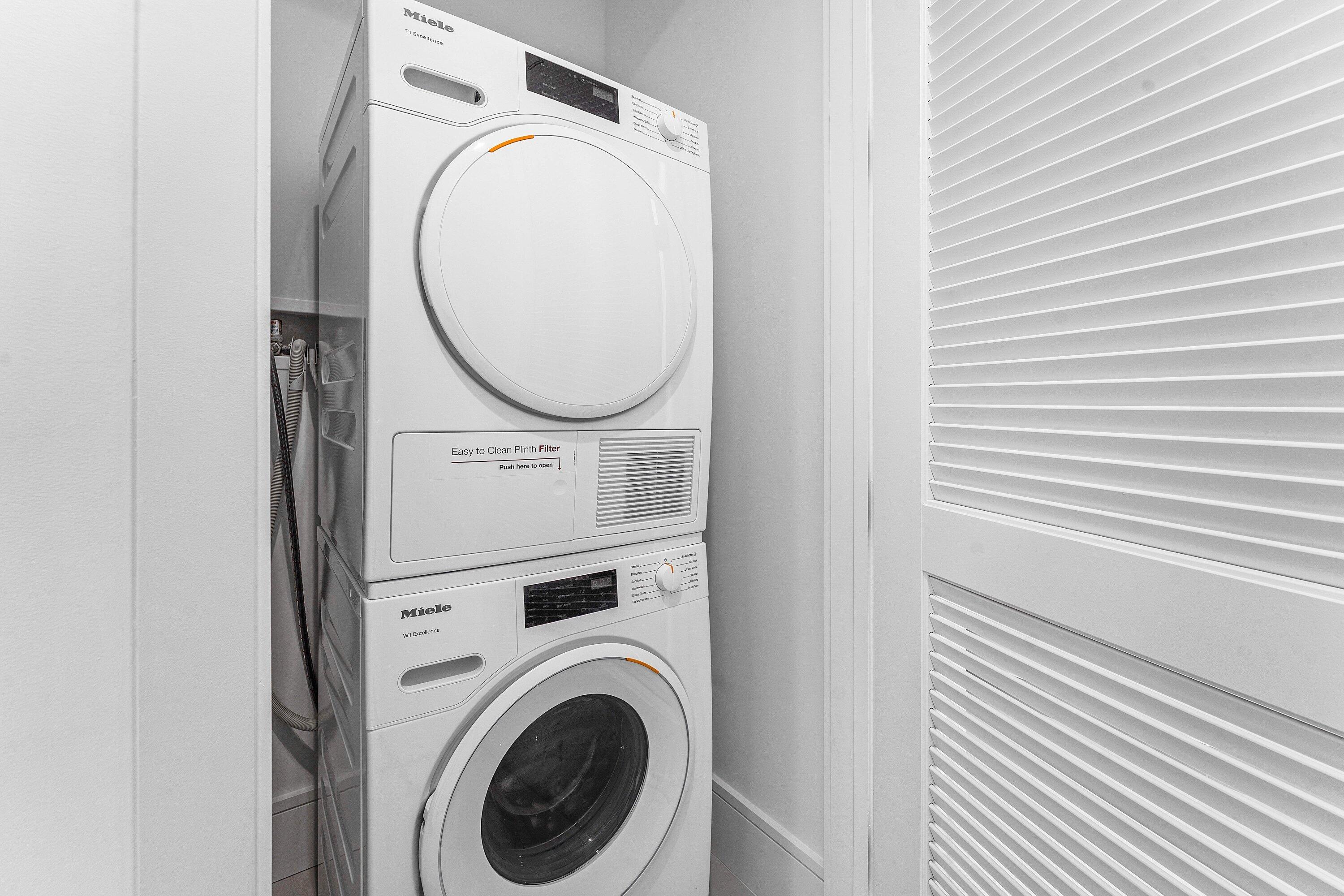 Nautilus 220 Condominium - Residential