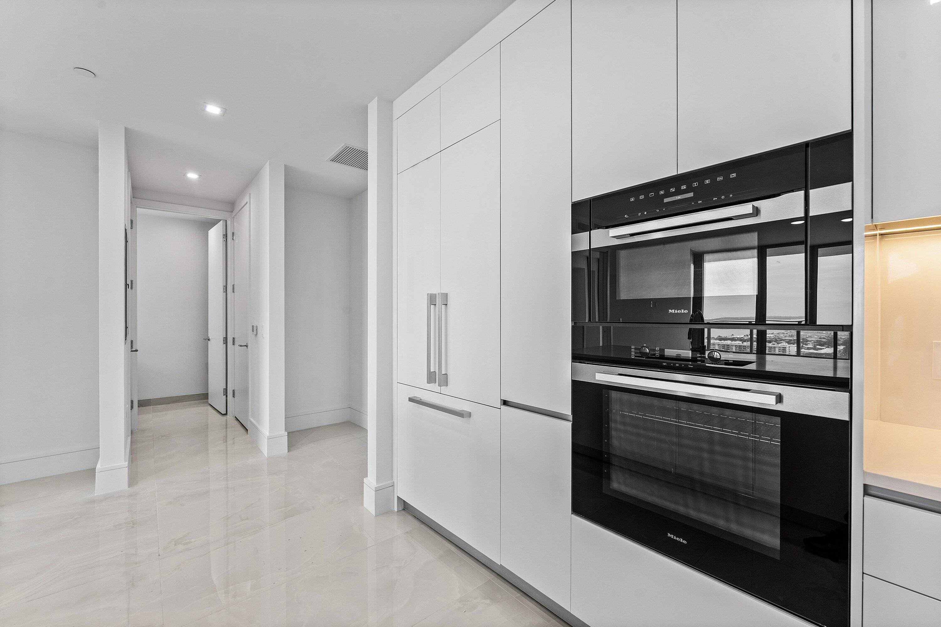 Nautilus 220 Condominium - Residential