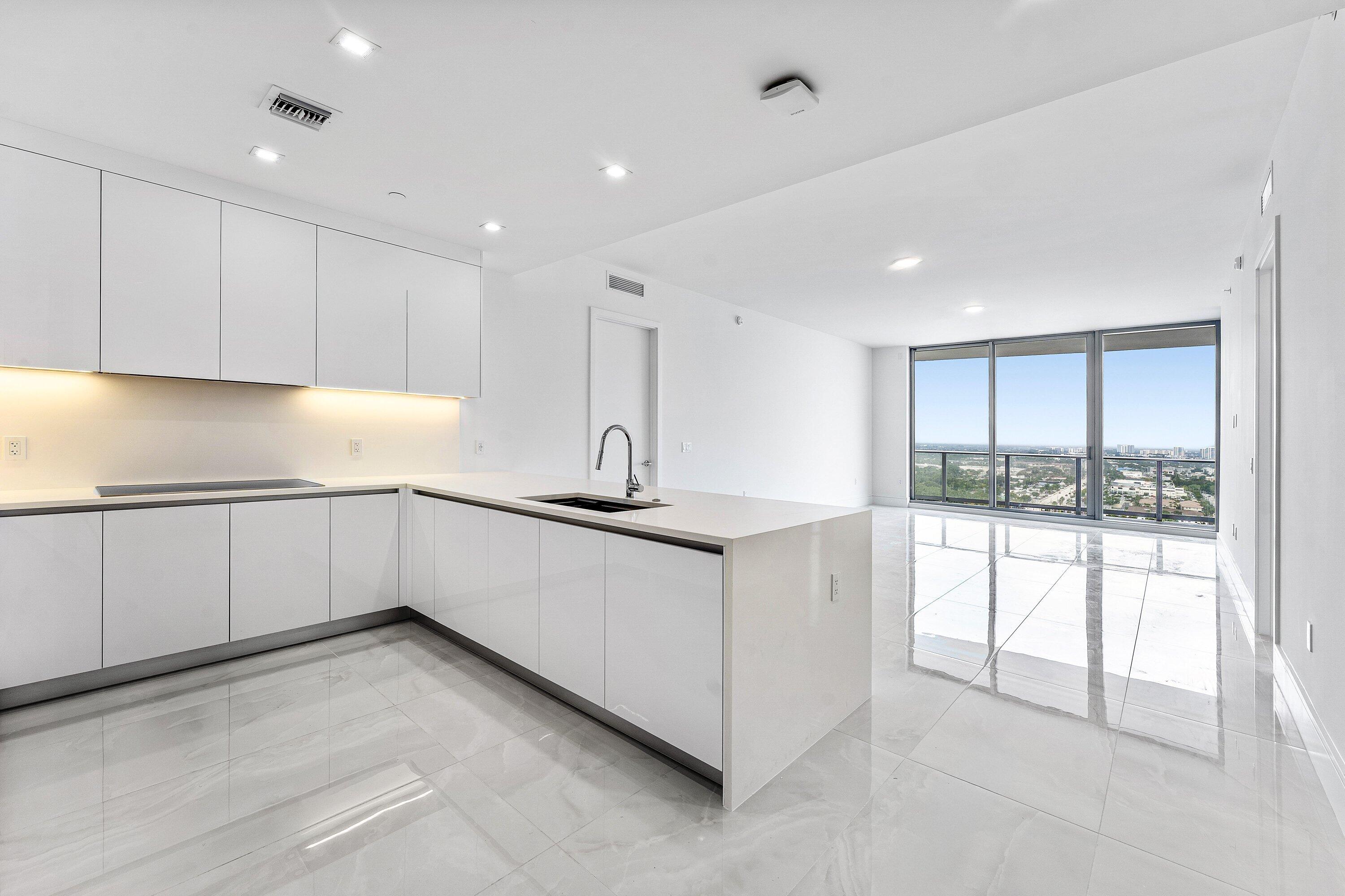 220 Lake Shore Drive 2005