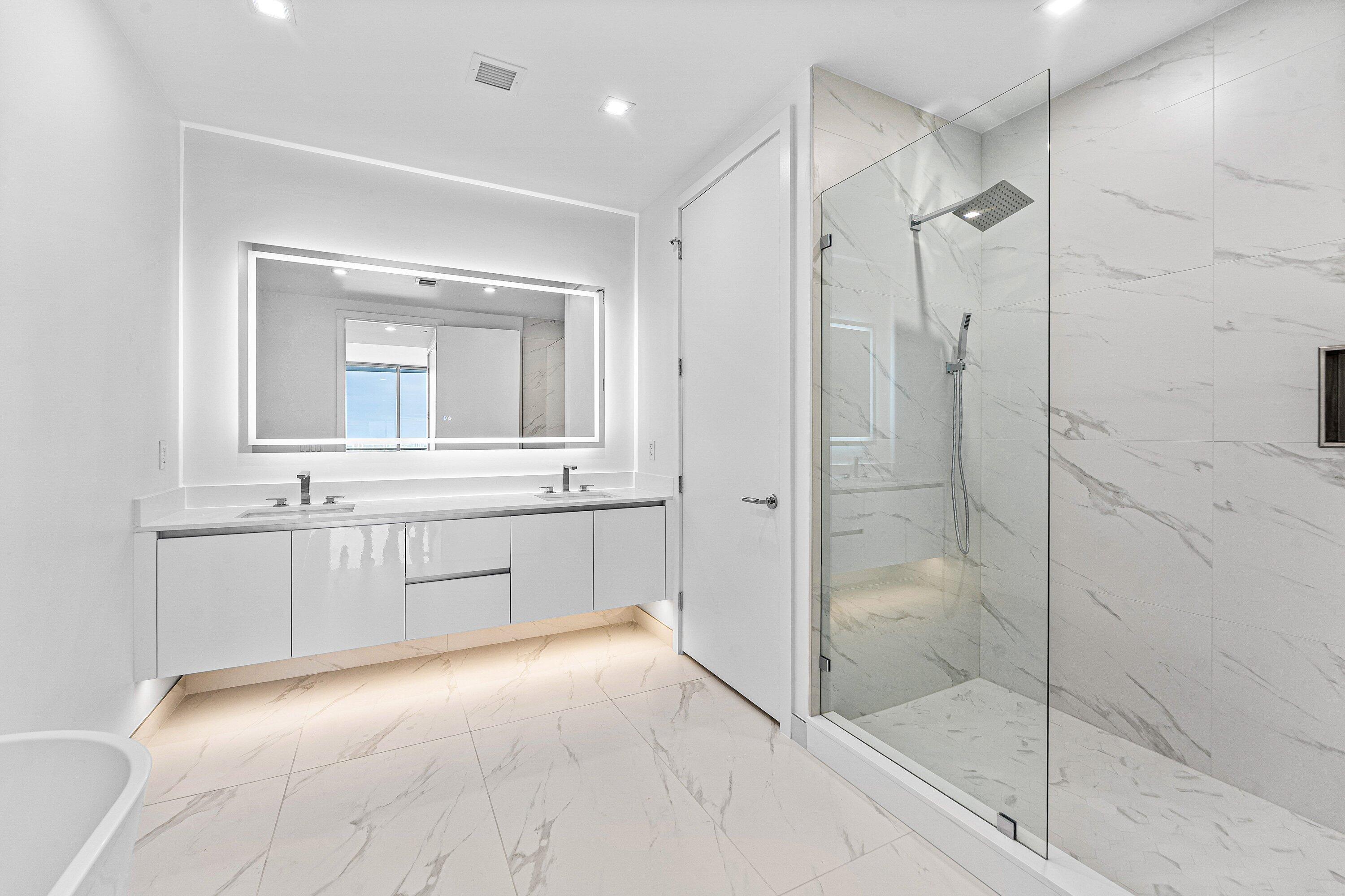 Nautilus 220 Condominium - Residential