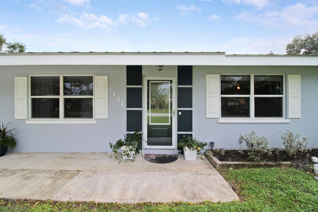 Photo of 1134 NW 14th Street, Stuart, FL 34994 (MLS # R11029946)